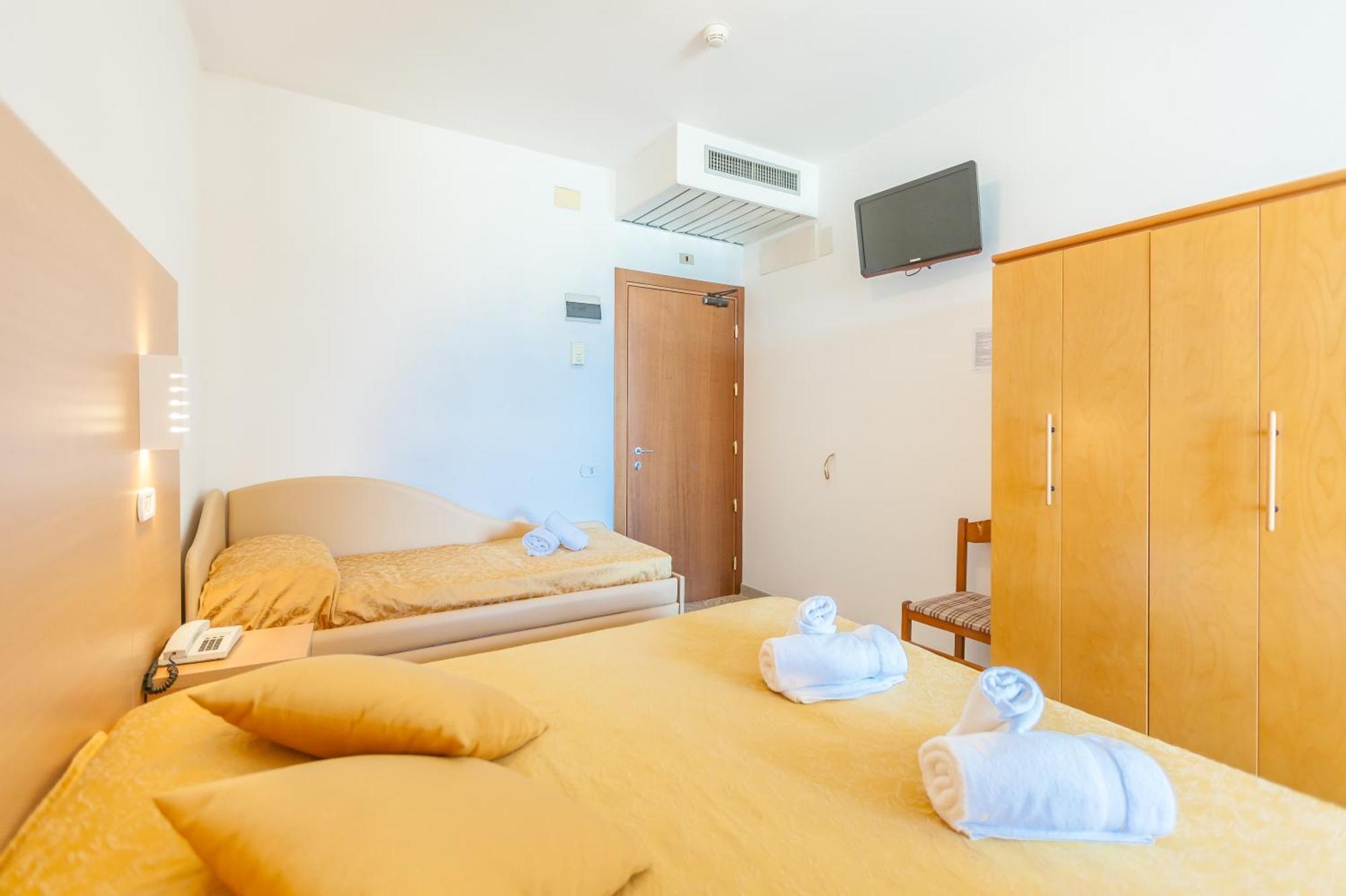 Double Room Balcony Front Sea View