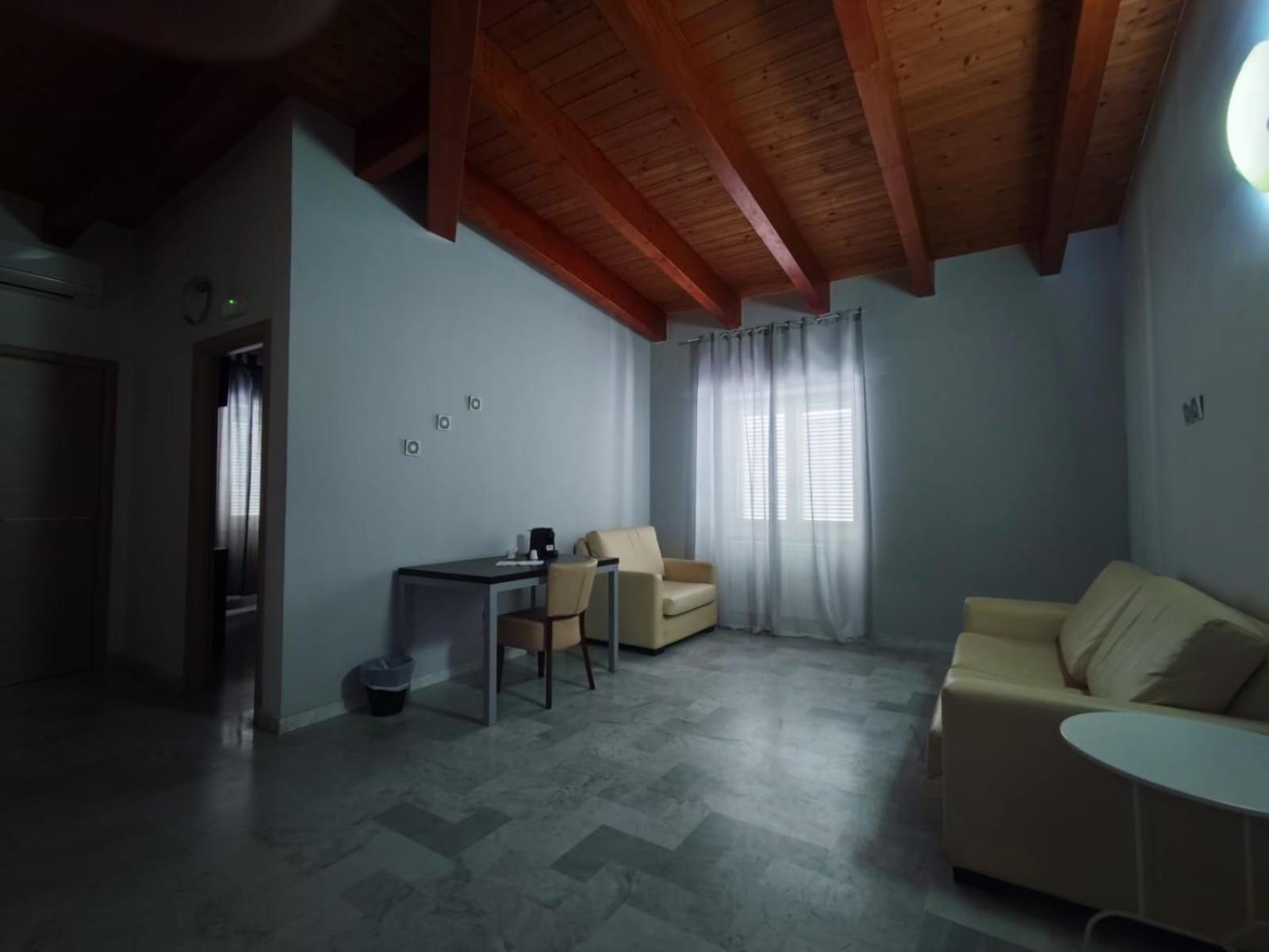 One-Bedroom Apartment,1630873972:JPEG