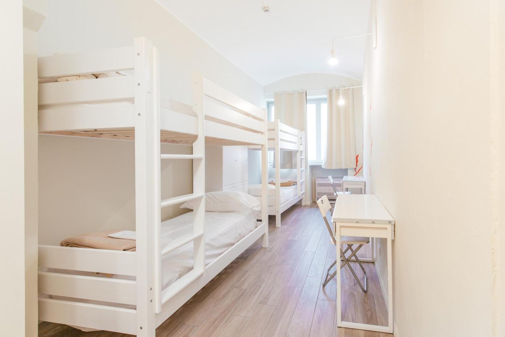 Bed 4-Bed Mixed Dormitory Room