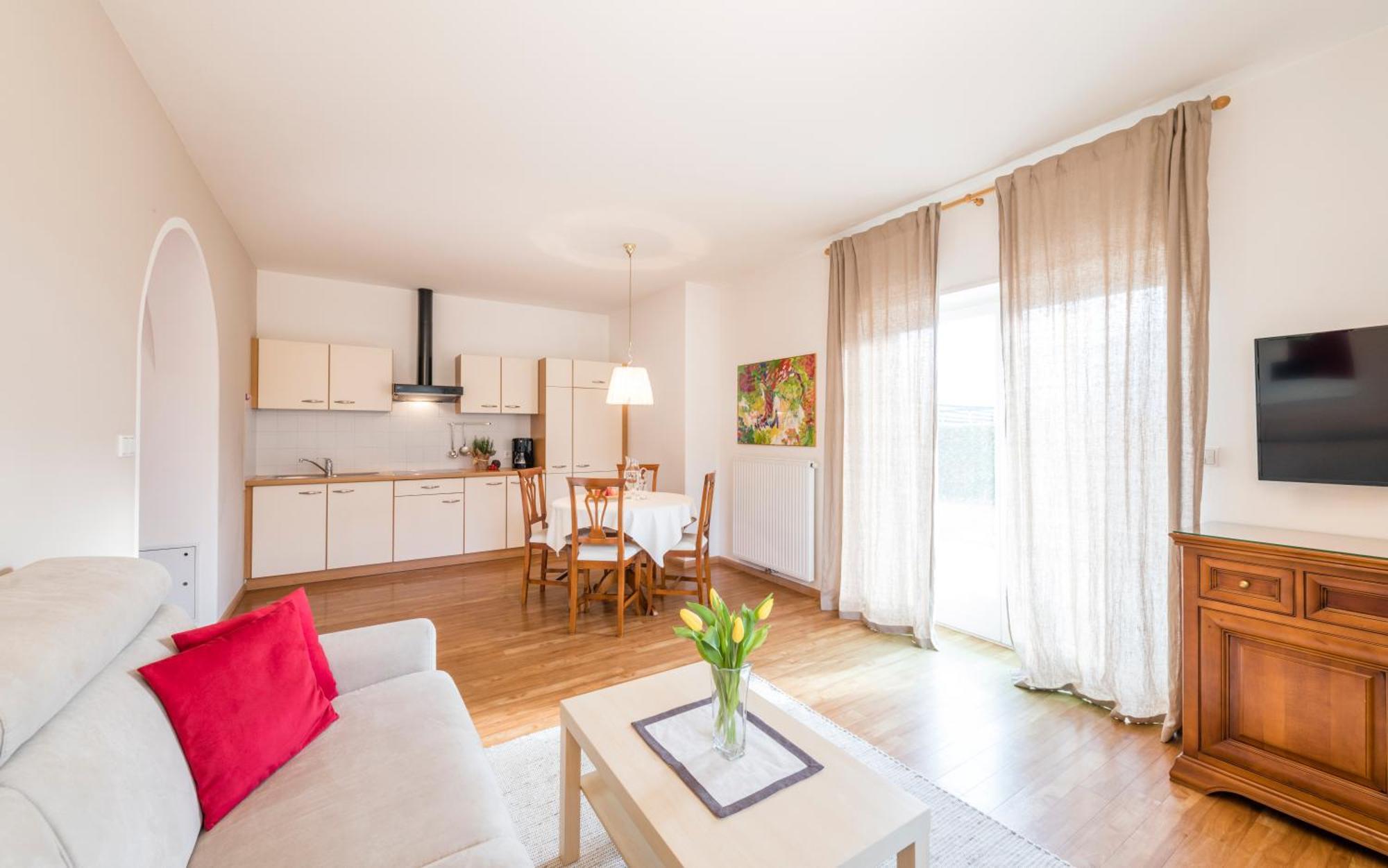 One-Bedroom Apartment,1636006291:JPEG