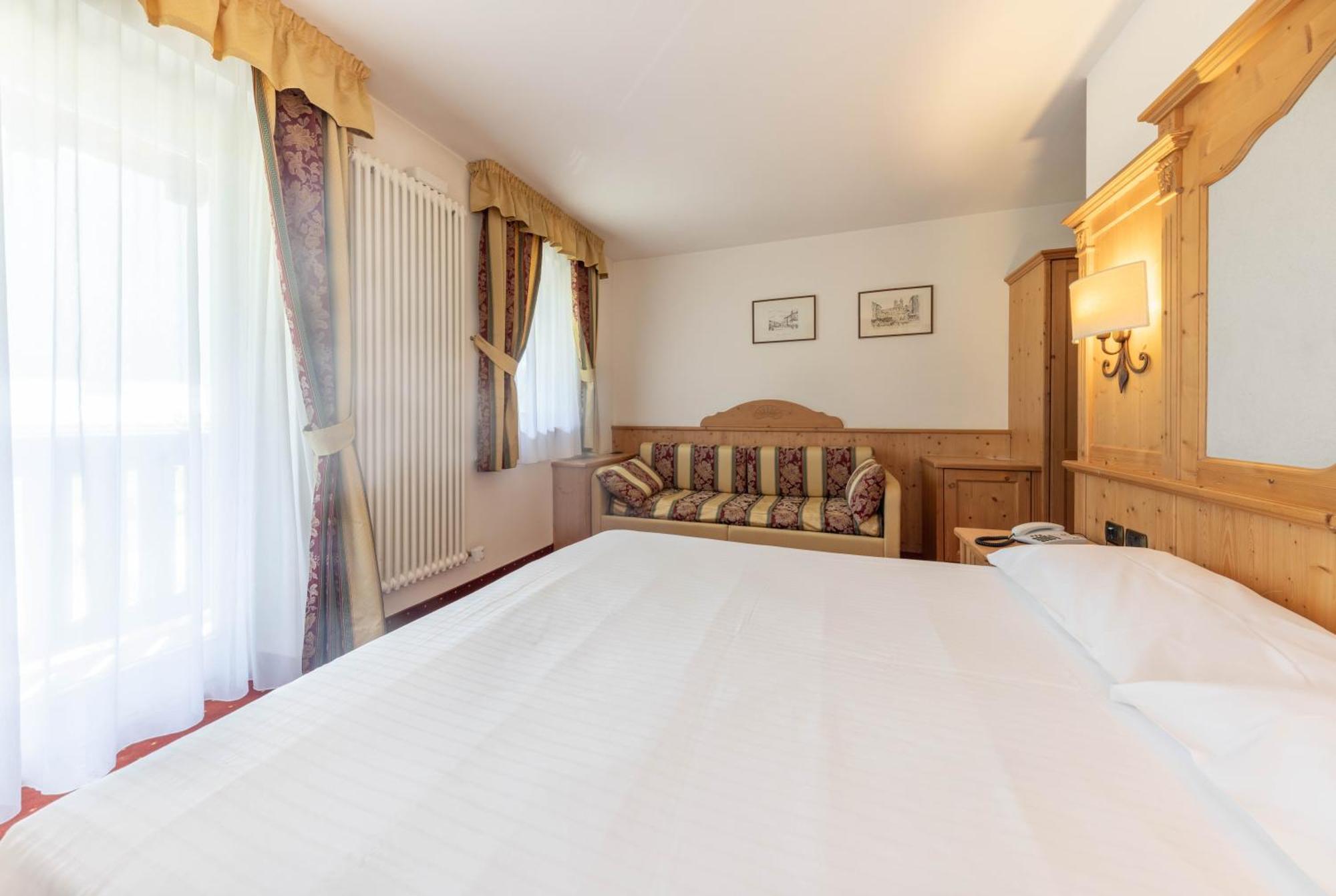 Superior Double or Twin Room Mountain View