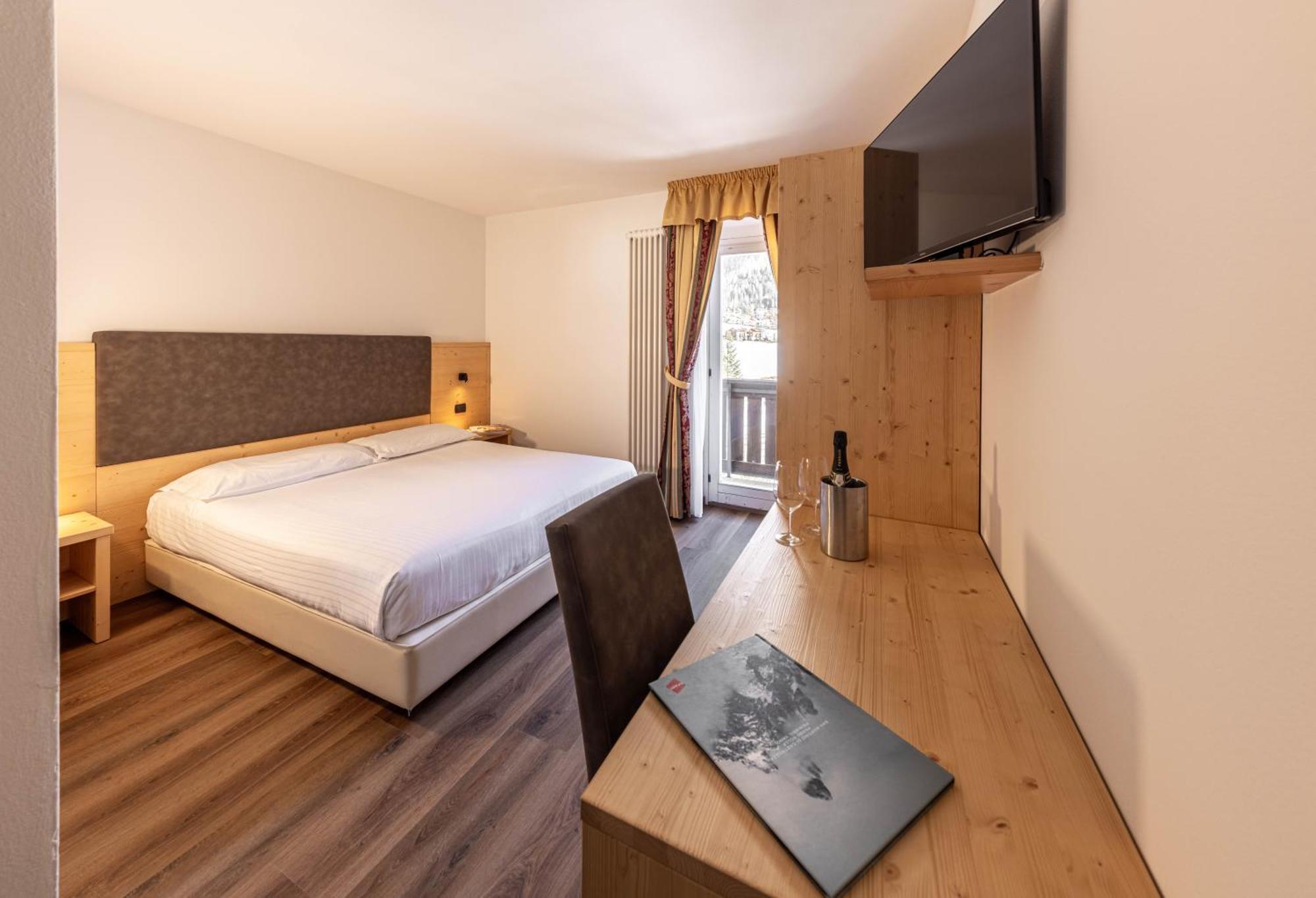 Superior Double or Twin Room Mountain View