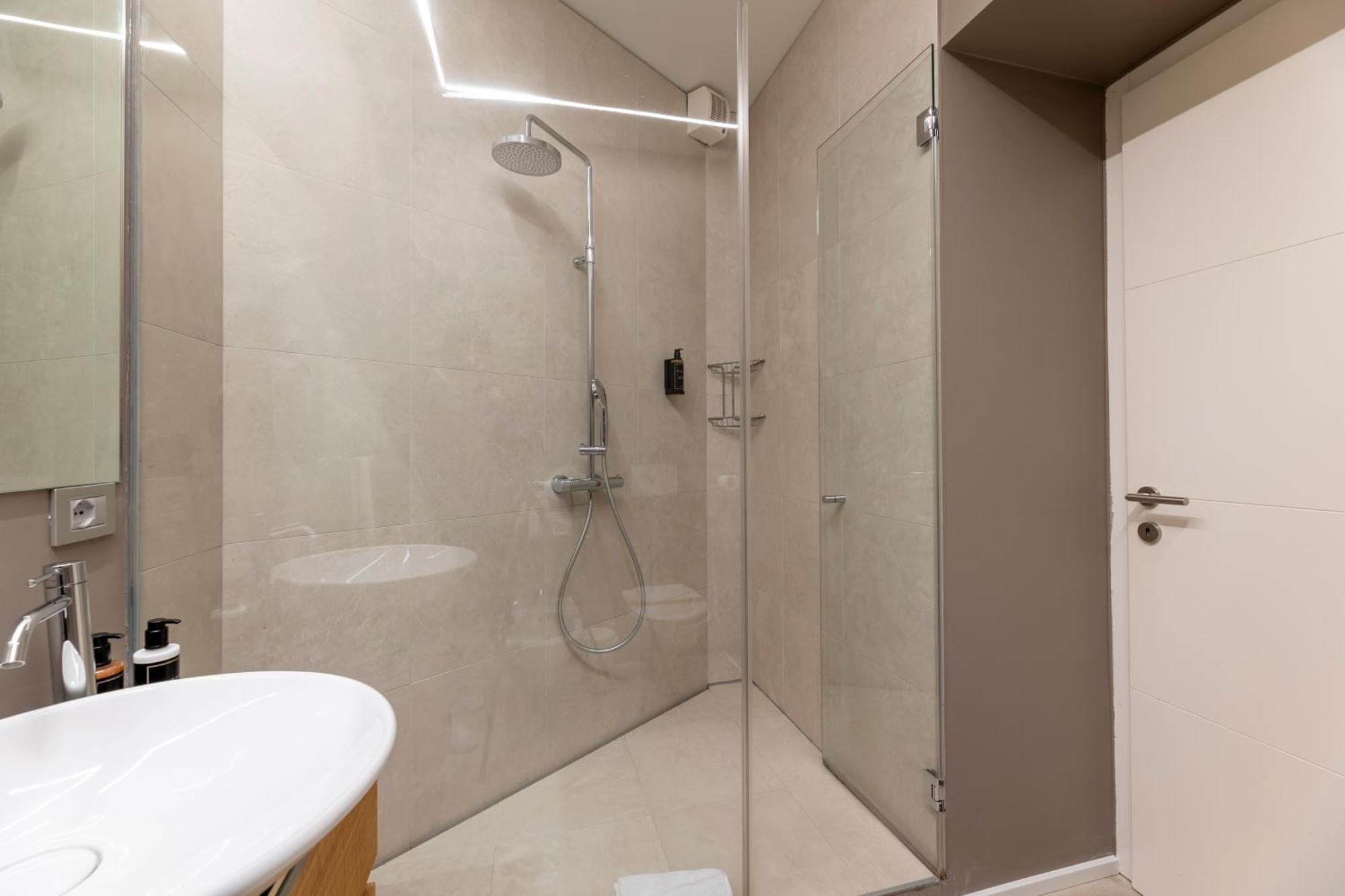 Deluxe Double or Twin Room Garden Access
