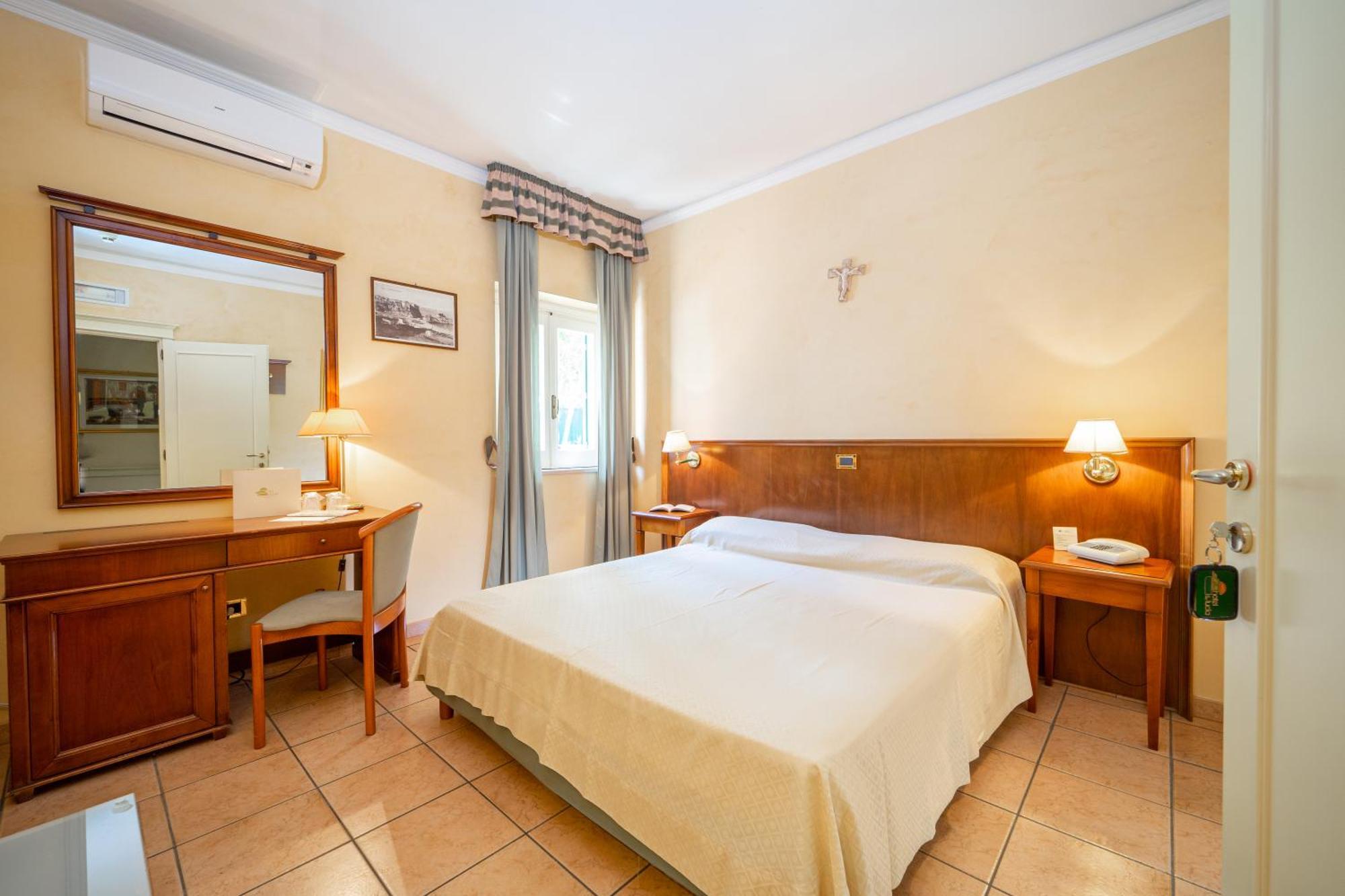 Standard Double Room,1639554181:JPEG