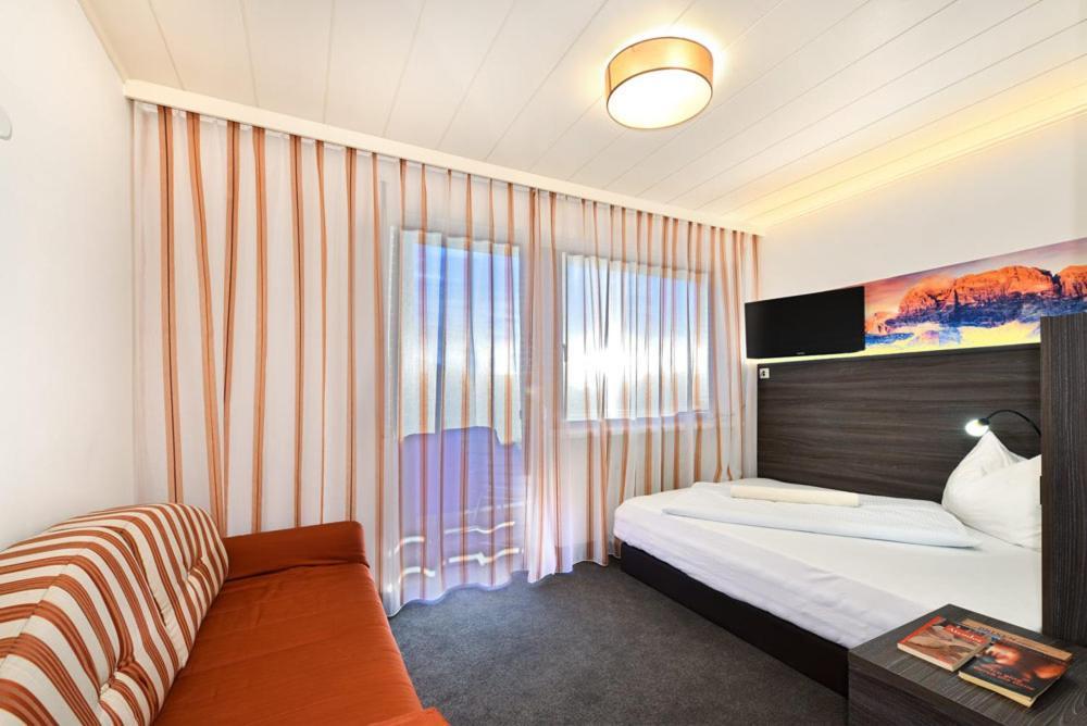 Double or Twin Room Balcony