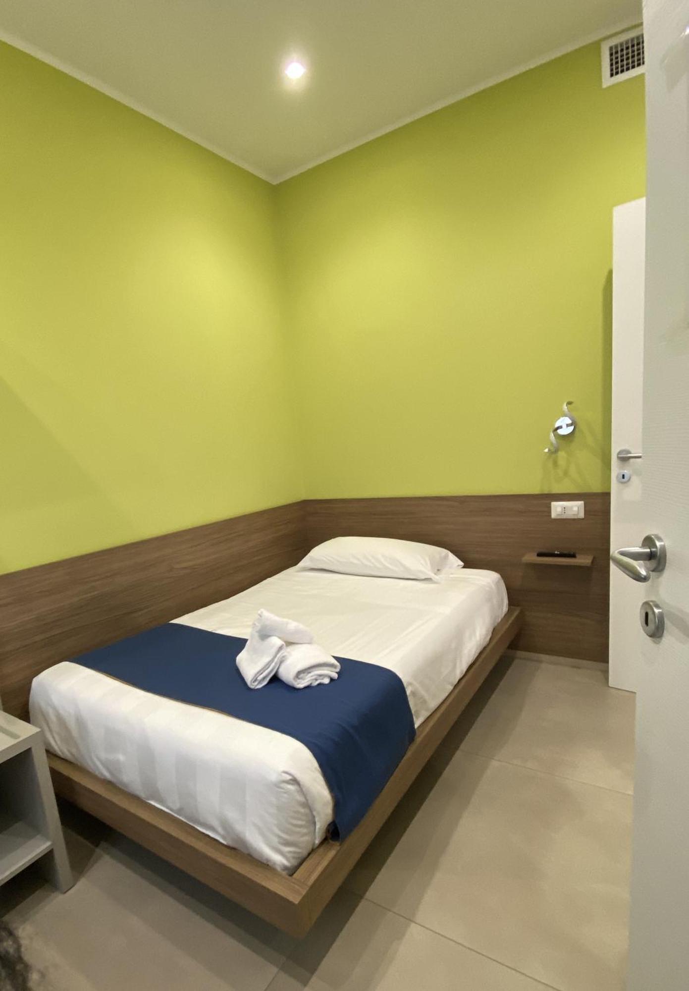 Deluxe Single Room