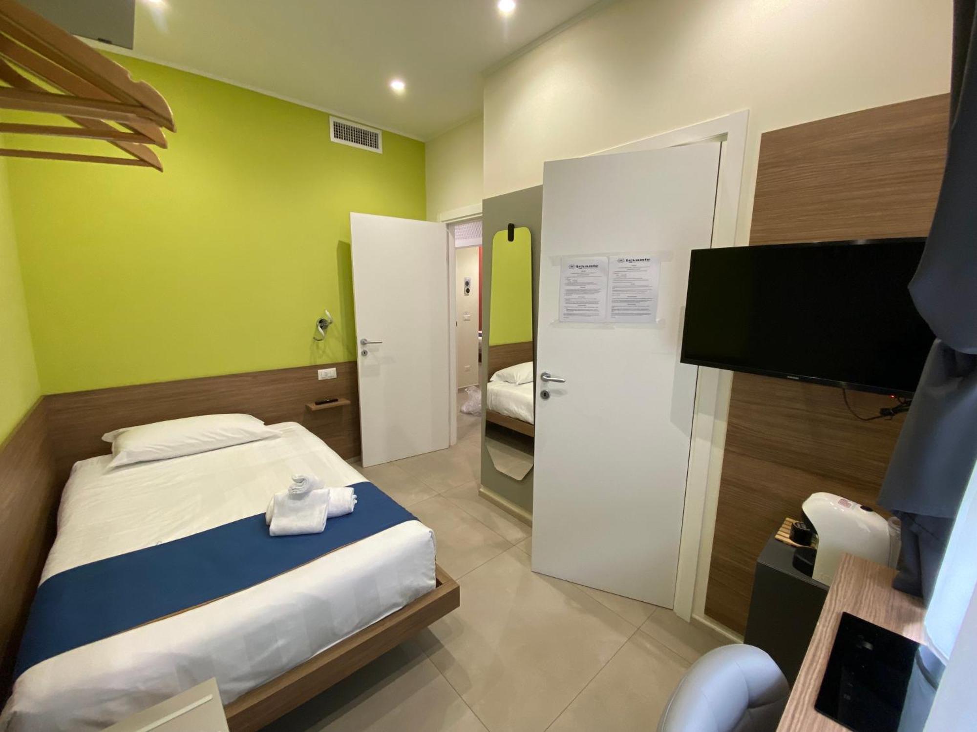 Deluxe Single Room