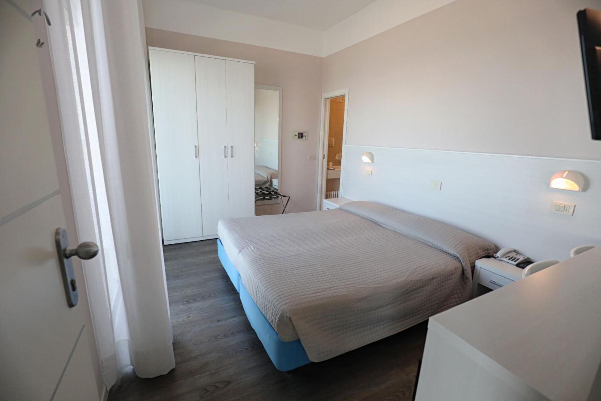 Superior Double Room front of sea