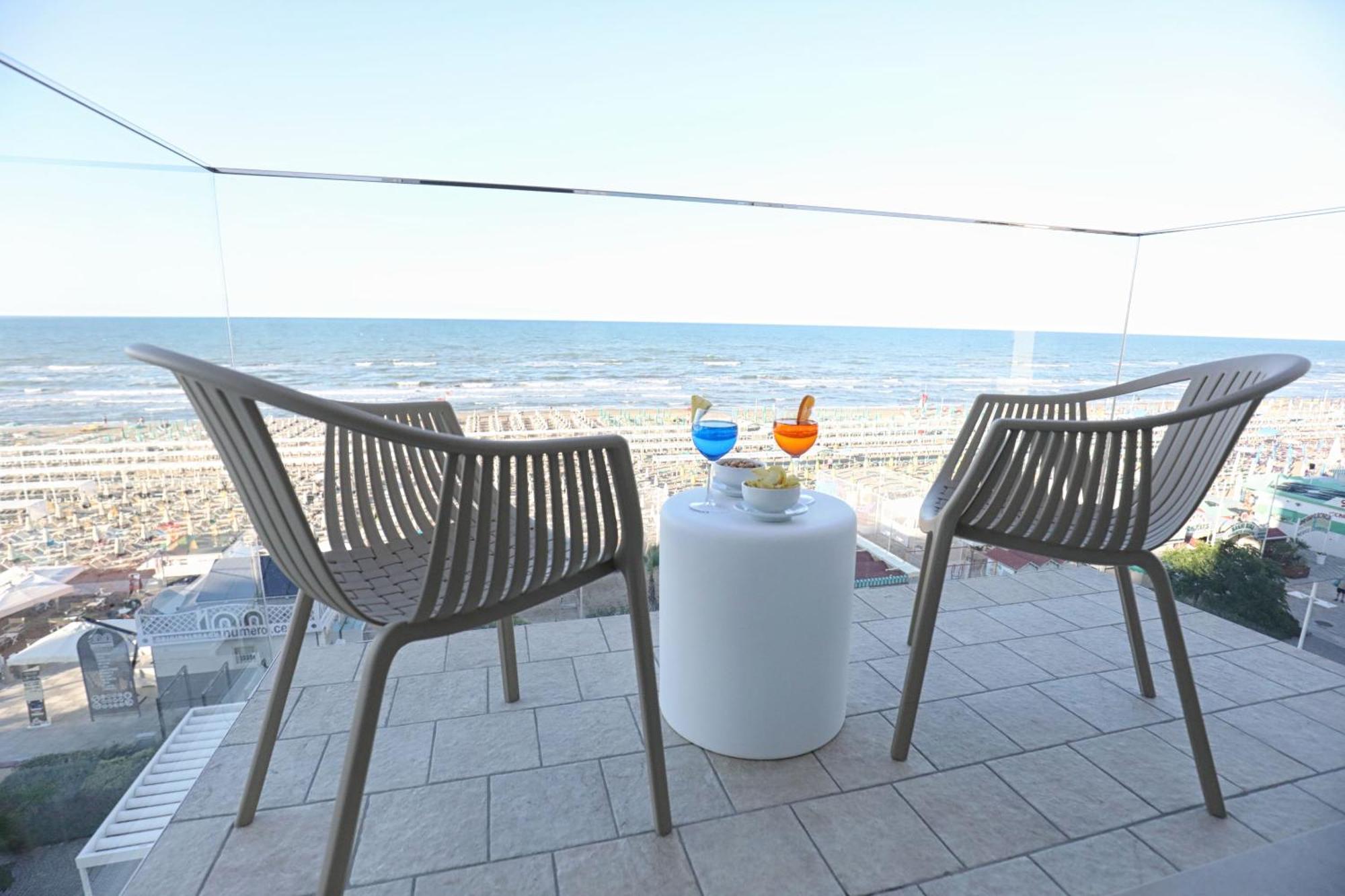 Superior Double Room front of sea