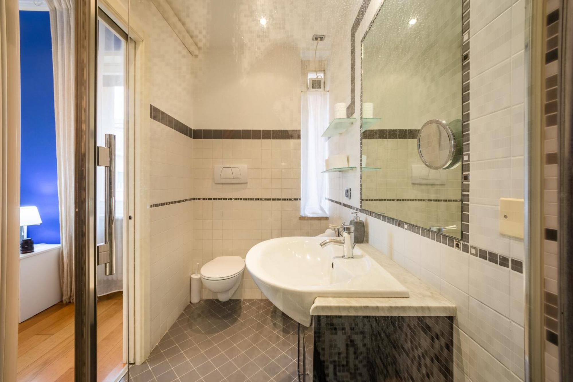 Double Room Private Bathroom