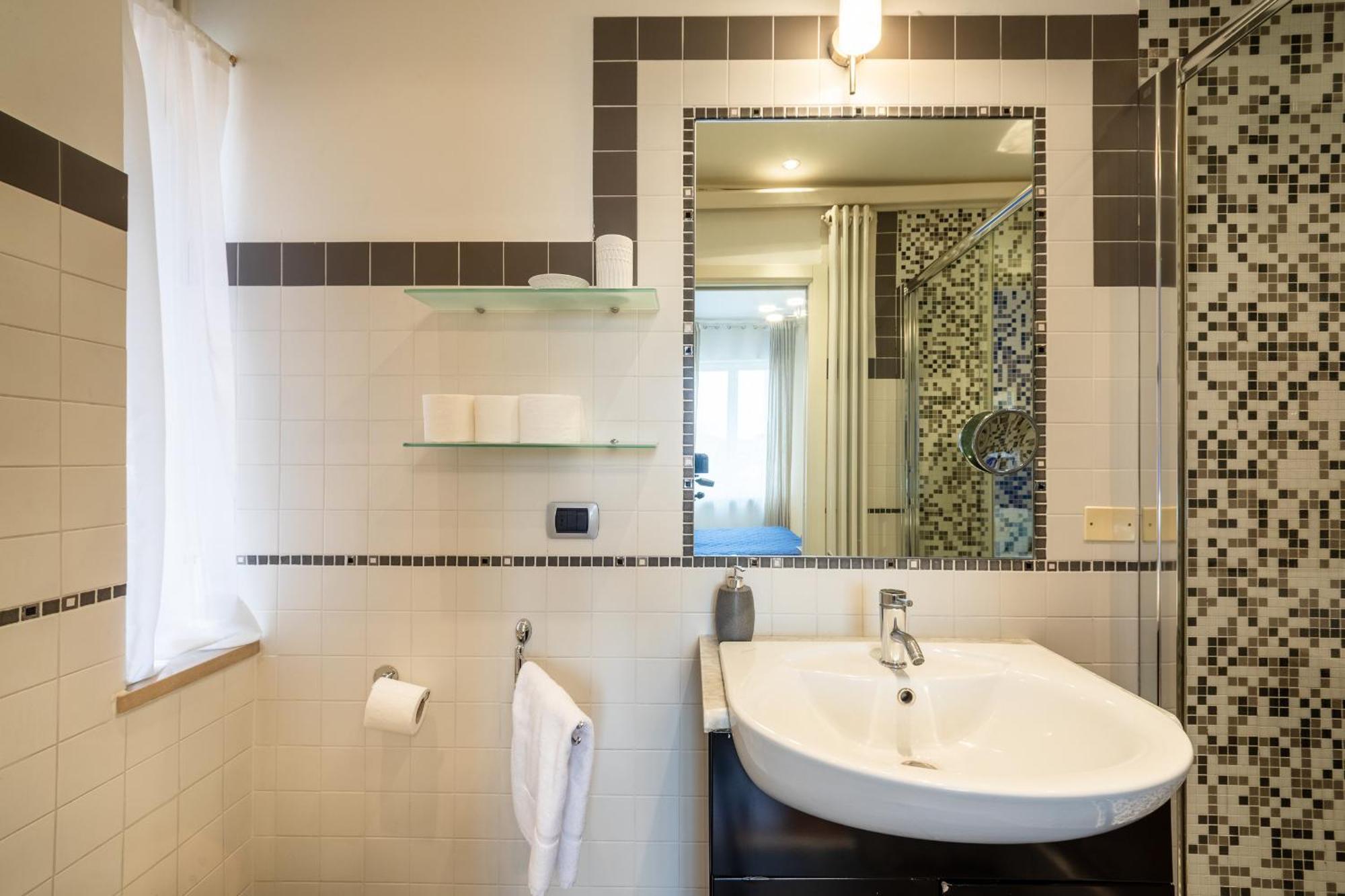 Double Room Private Bathroom