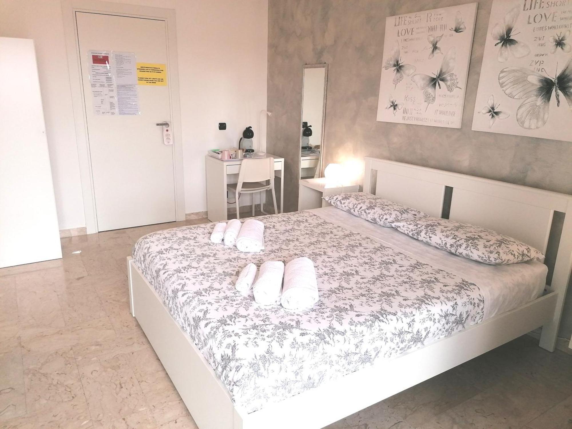 Double Room Private Bathroom