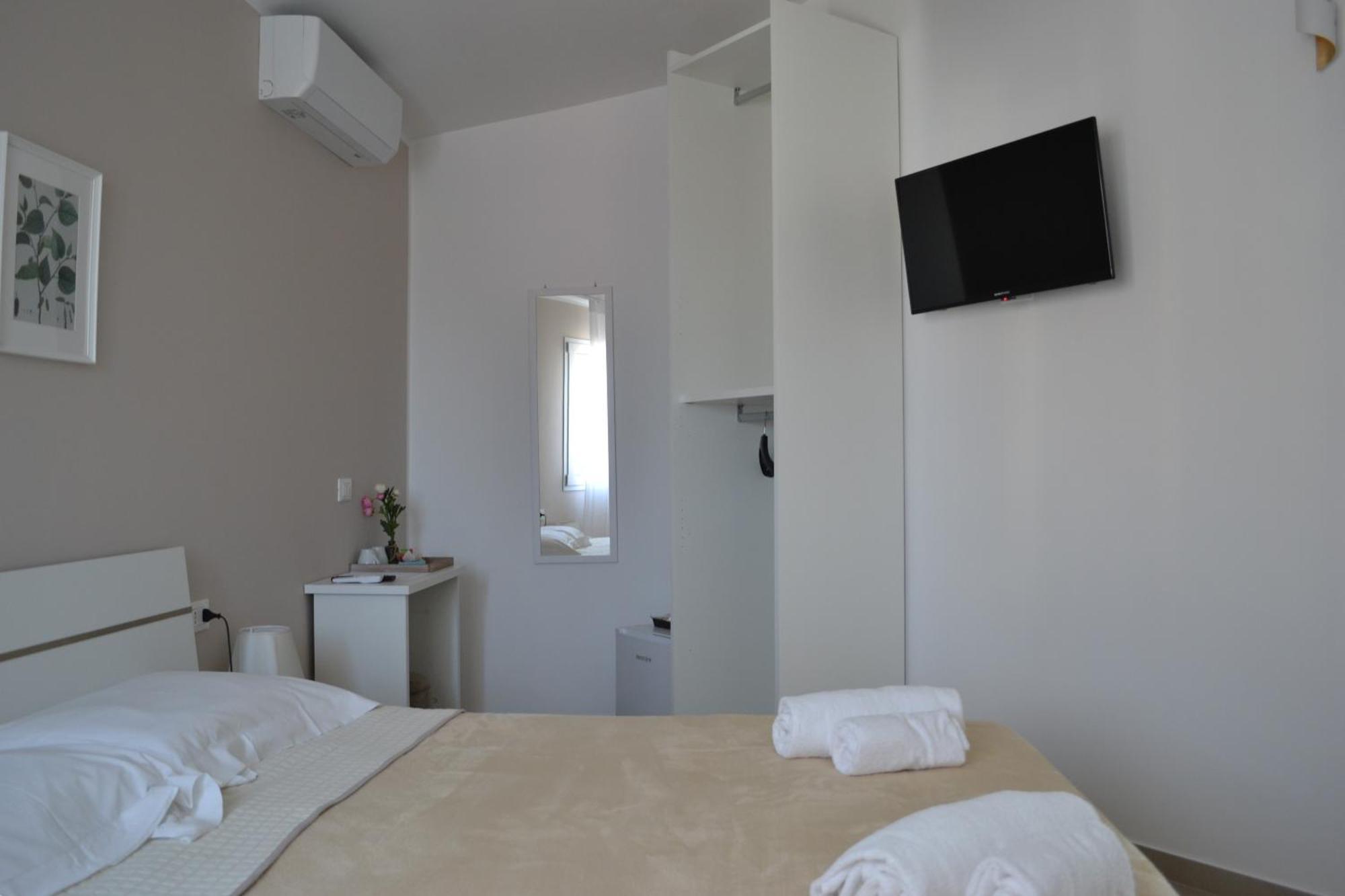 Double Room Private Bathroom