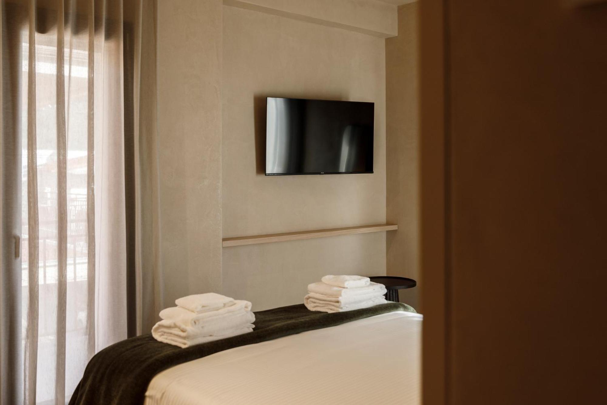 Deluxe Double Room Side Sea View