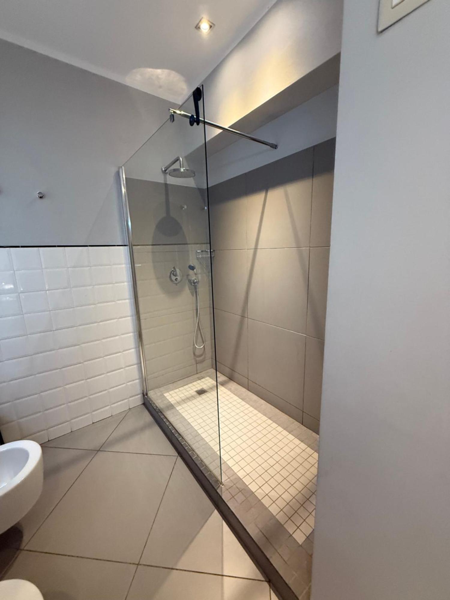 Camera Matrimoniale/Doppia con Letti Singoli con Bagno Privato Esterno