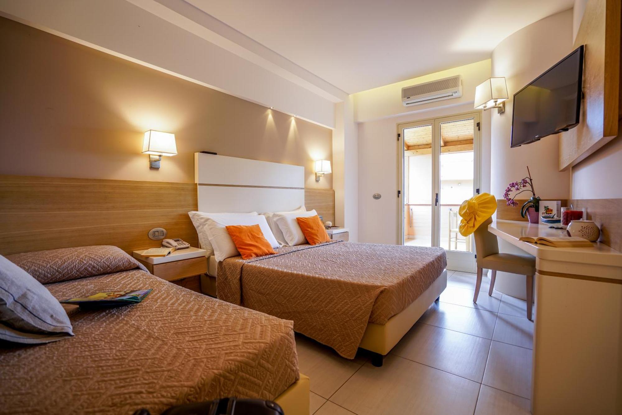 Luxury Triple Room