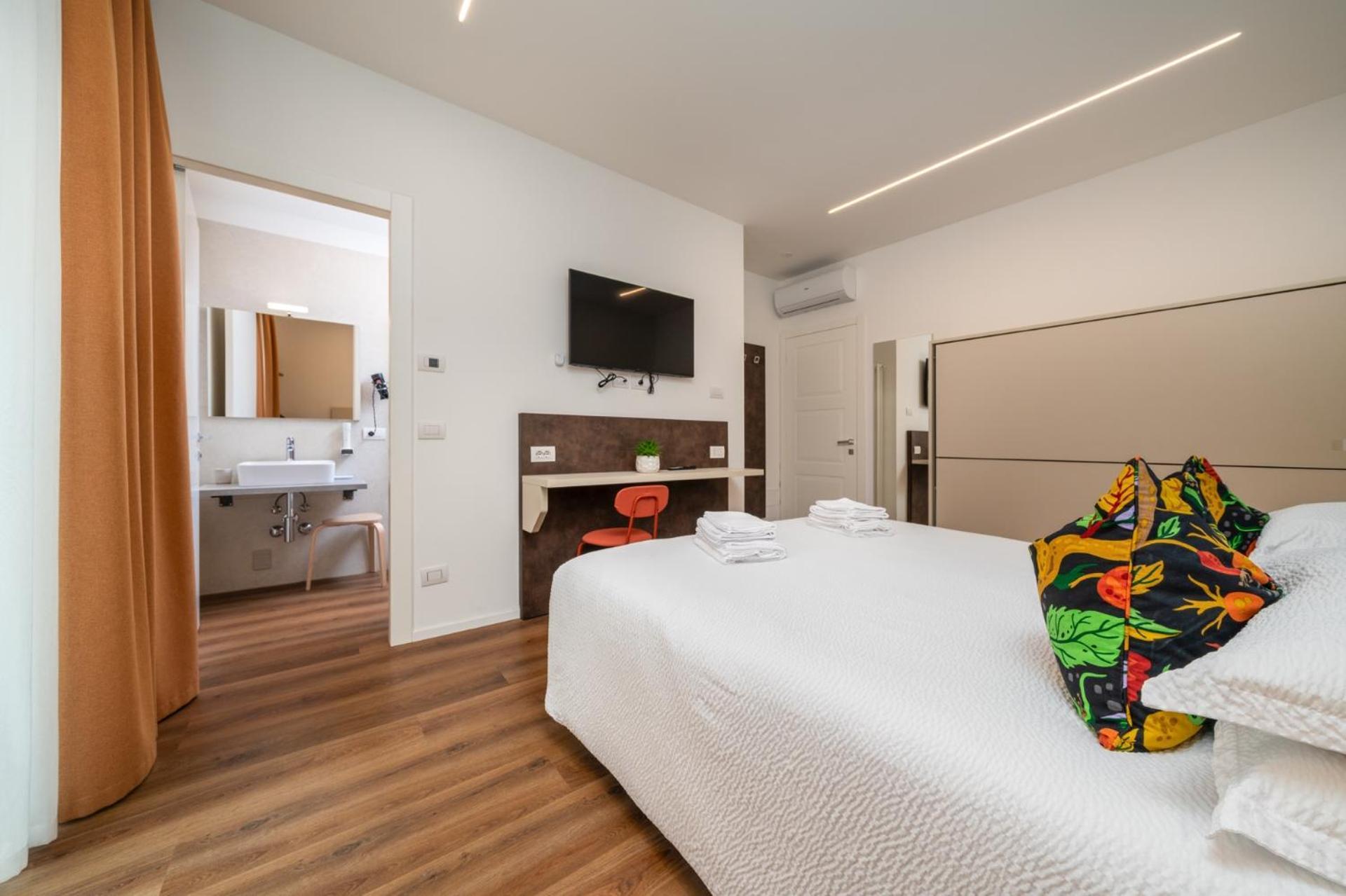 Quadruple Room Private Bathroom