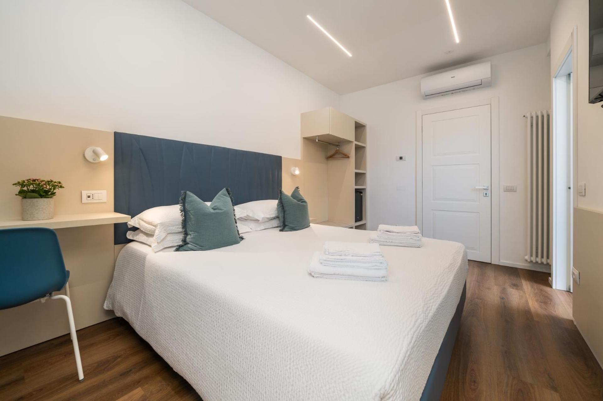 Double Room Private Bathroom