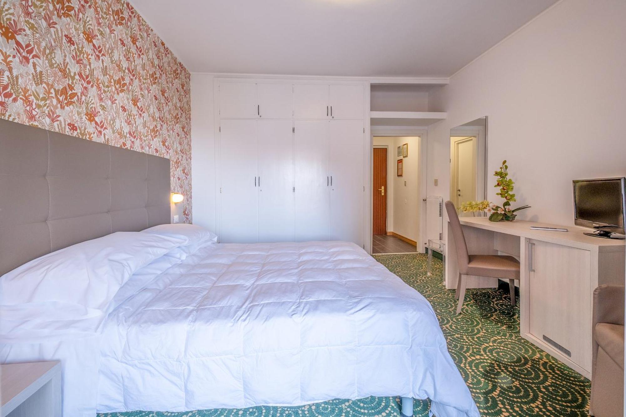 Double or Twin Room Pool View