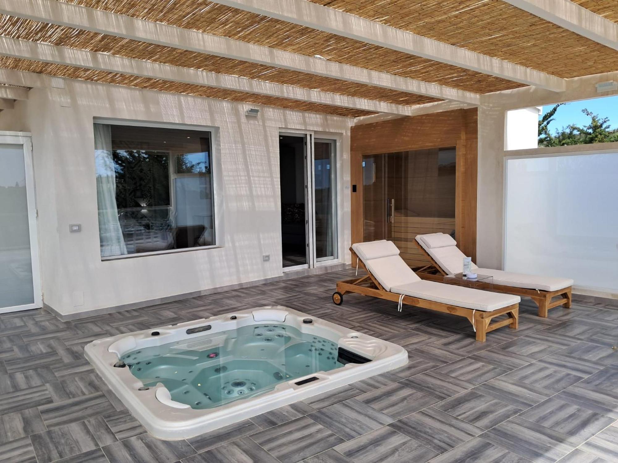 Queen Room Private Spa & View