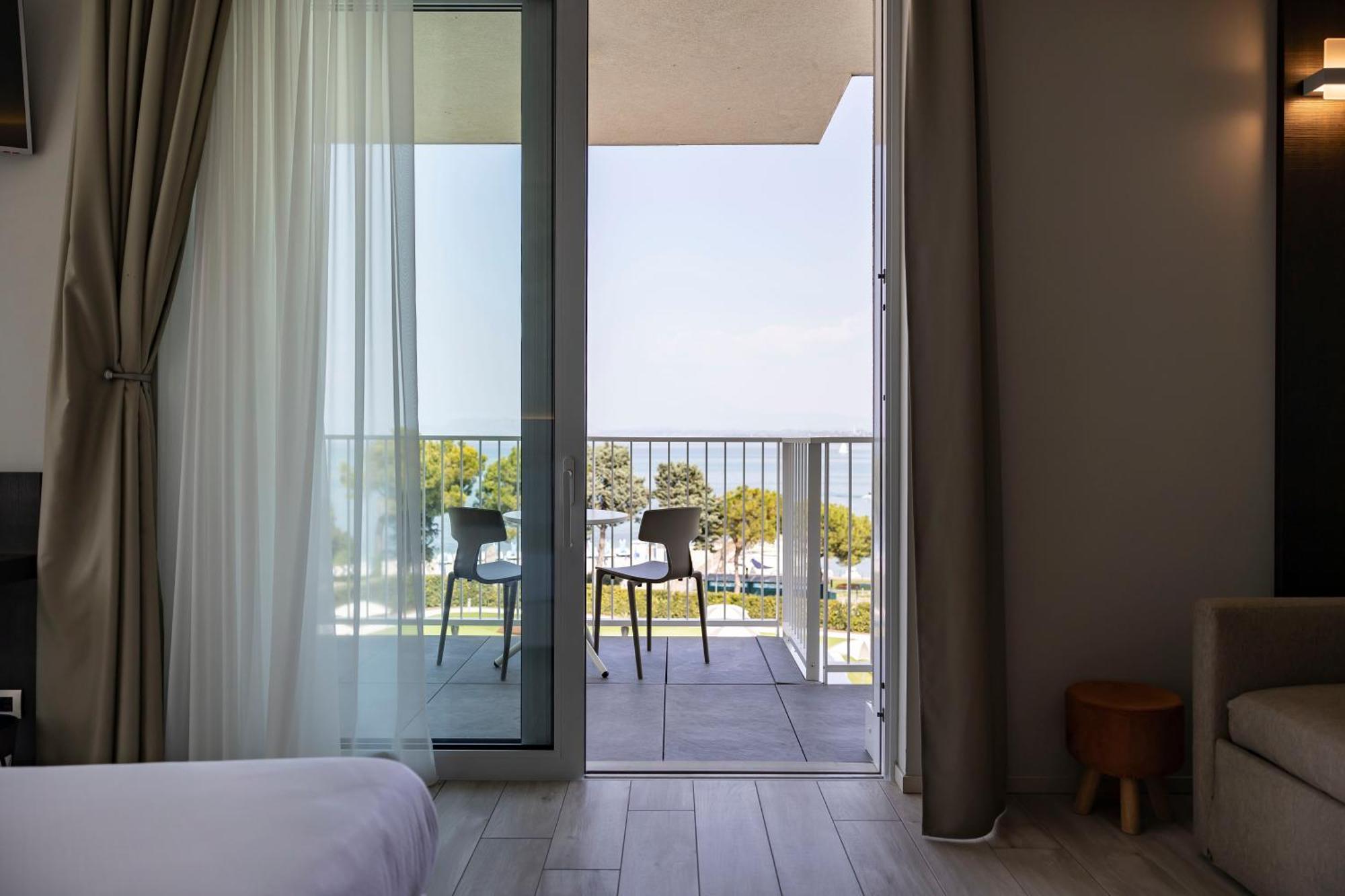 Junior Suite Lake View