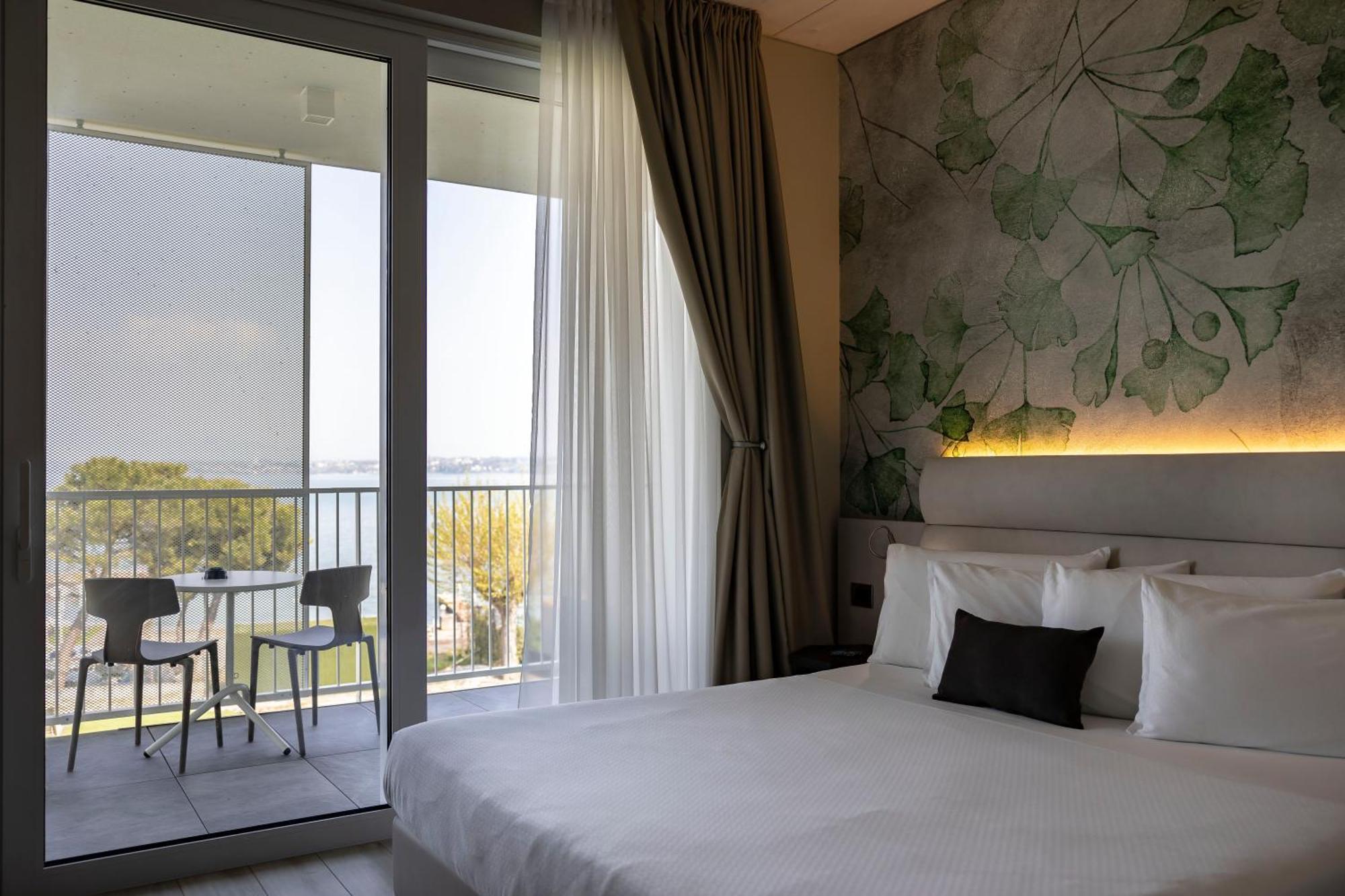 Junior Suite Lake View