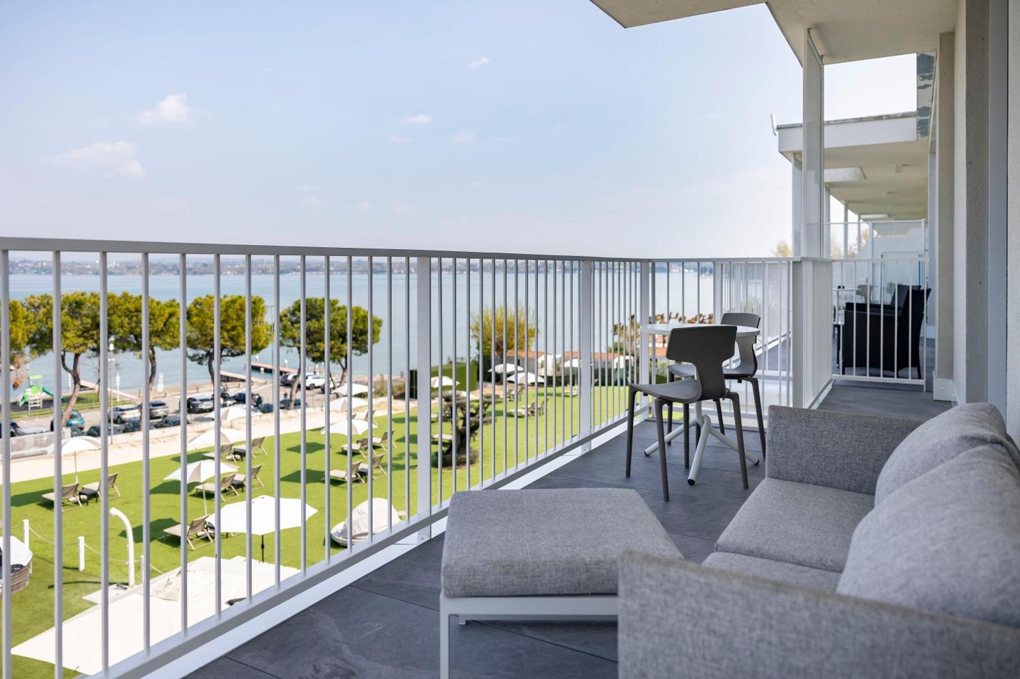 Junior Suite Lake View
