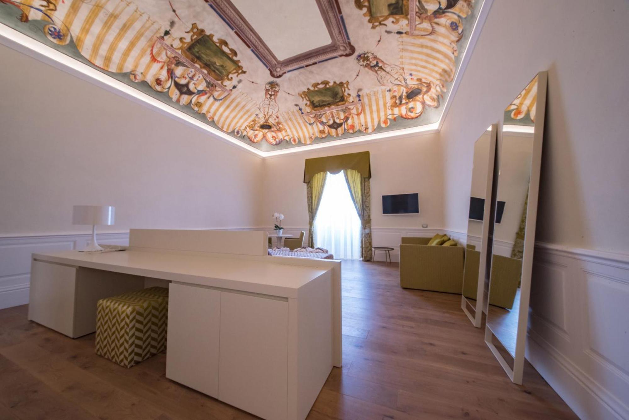 Superior King Suite