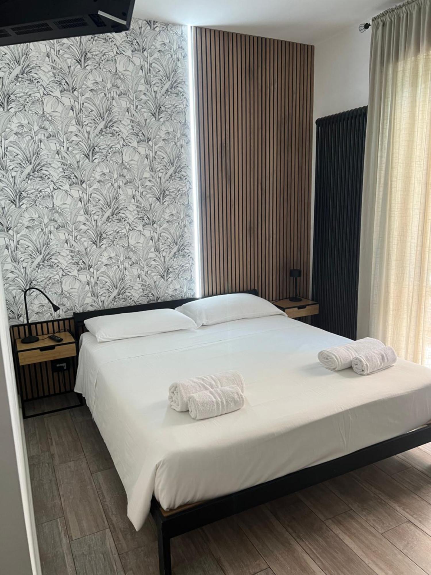 Large Double or Twin Room