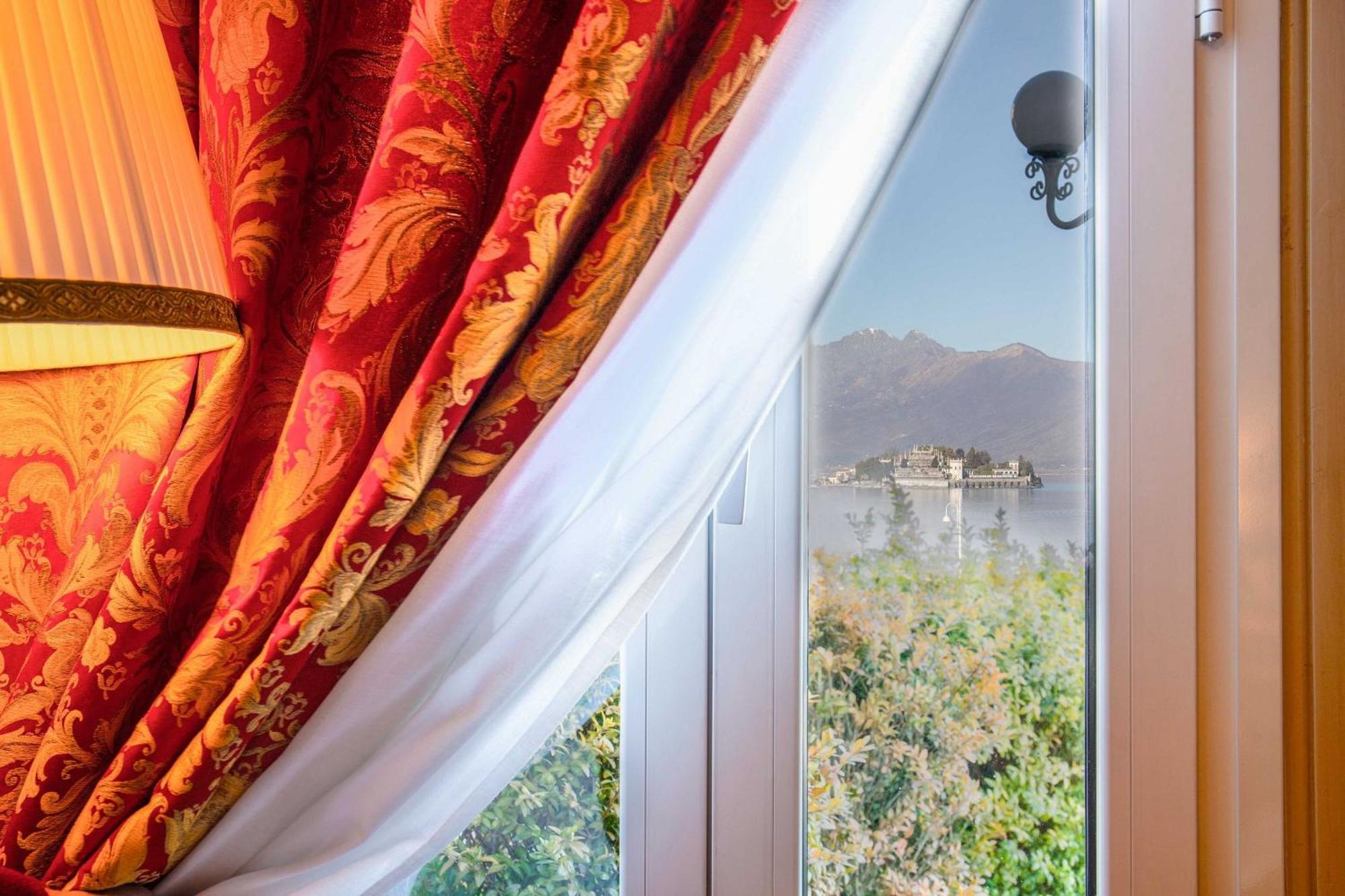 Double or Twin Room Lake View