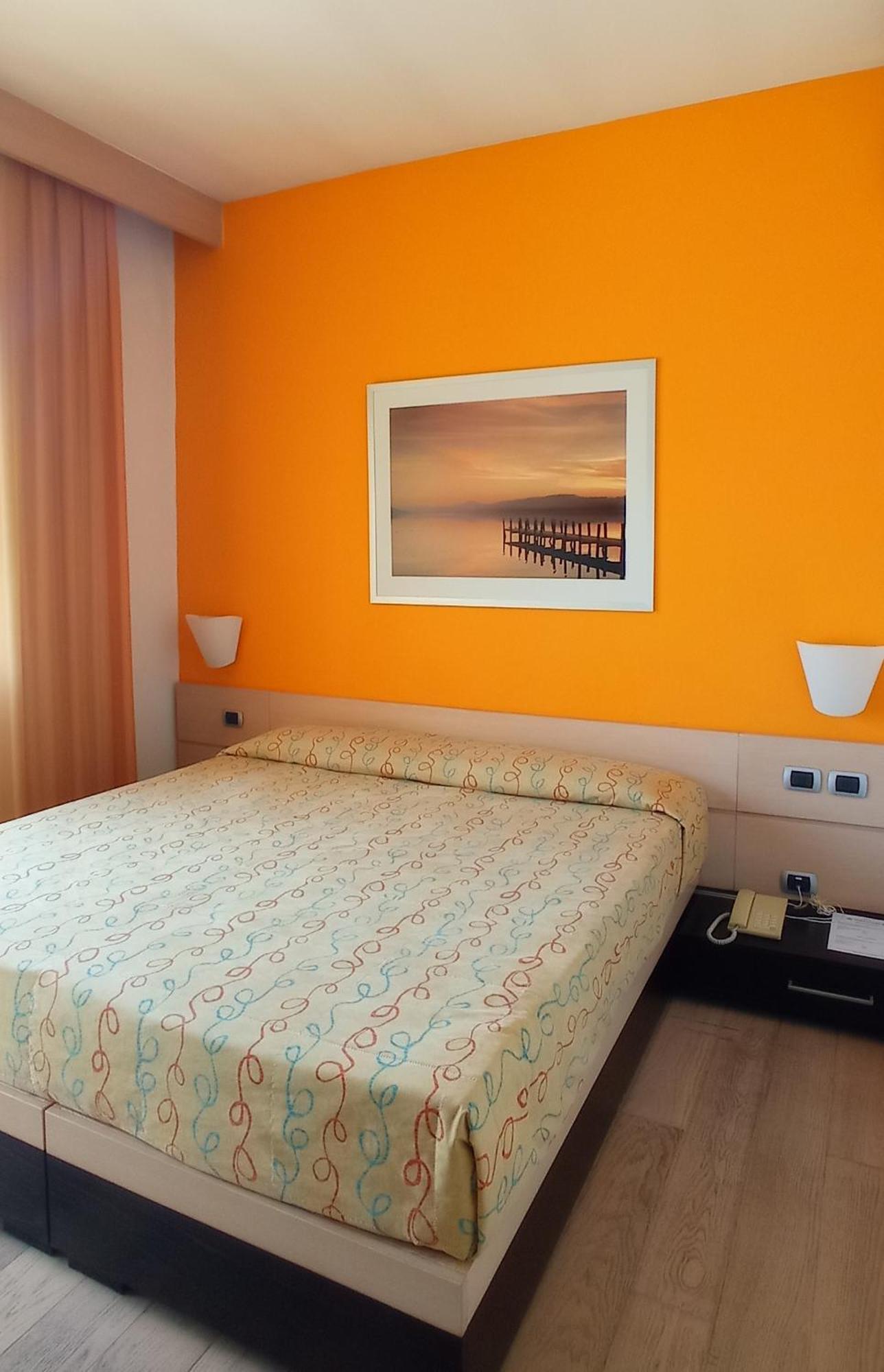 Double Room (1 Adult)