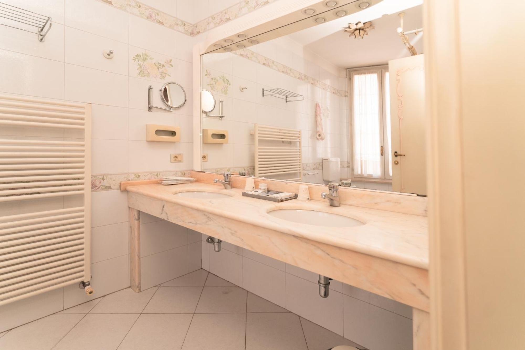 Classic Double or Twin Room