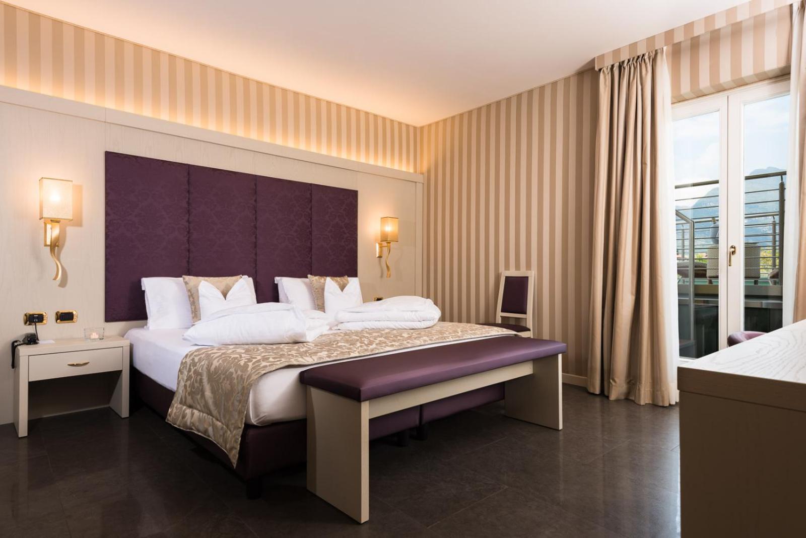 Deluxe King Suite