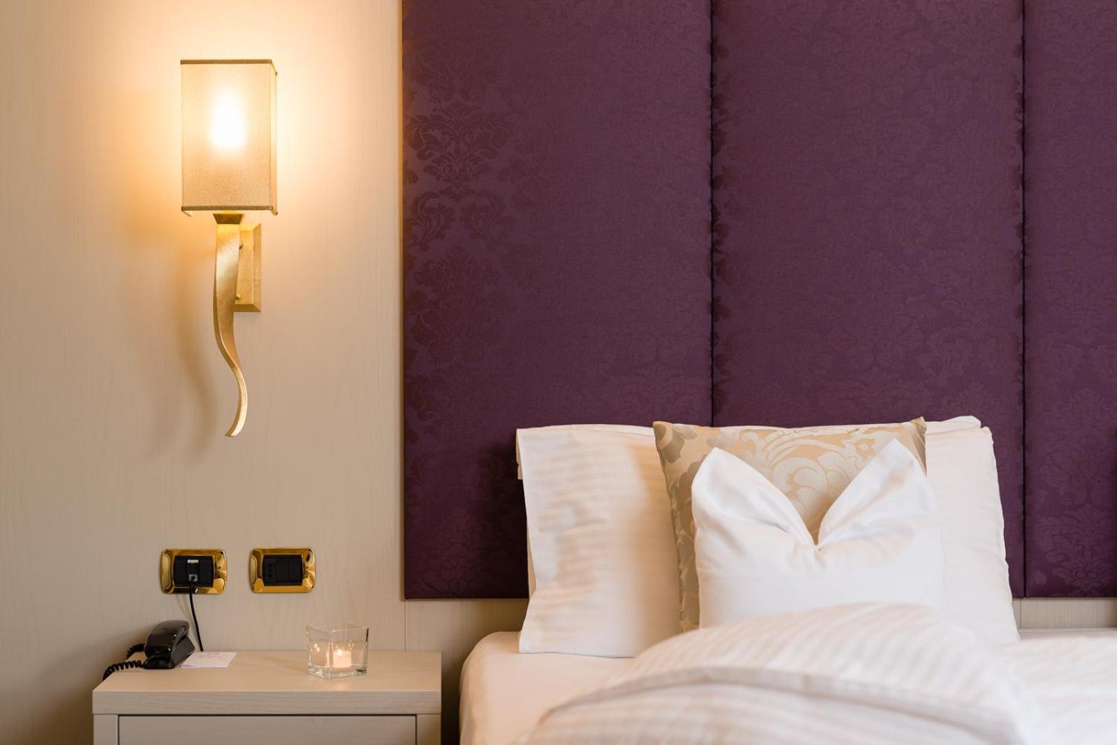 Deluxe King Suite