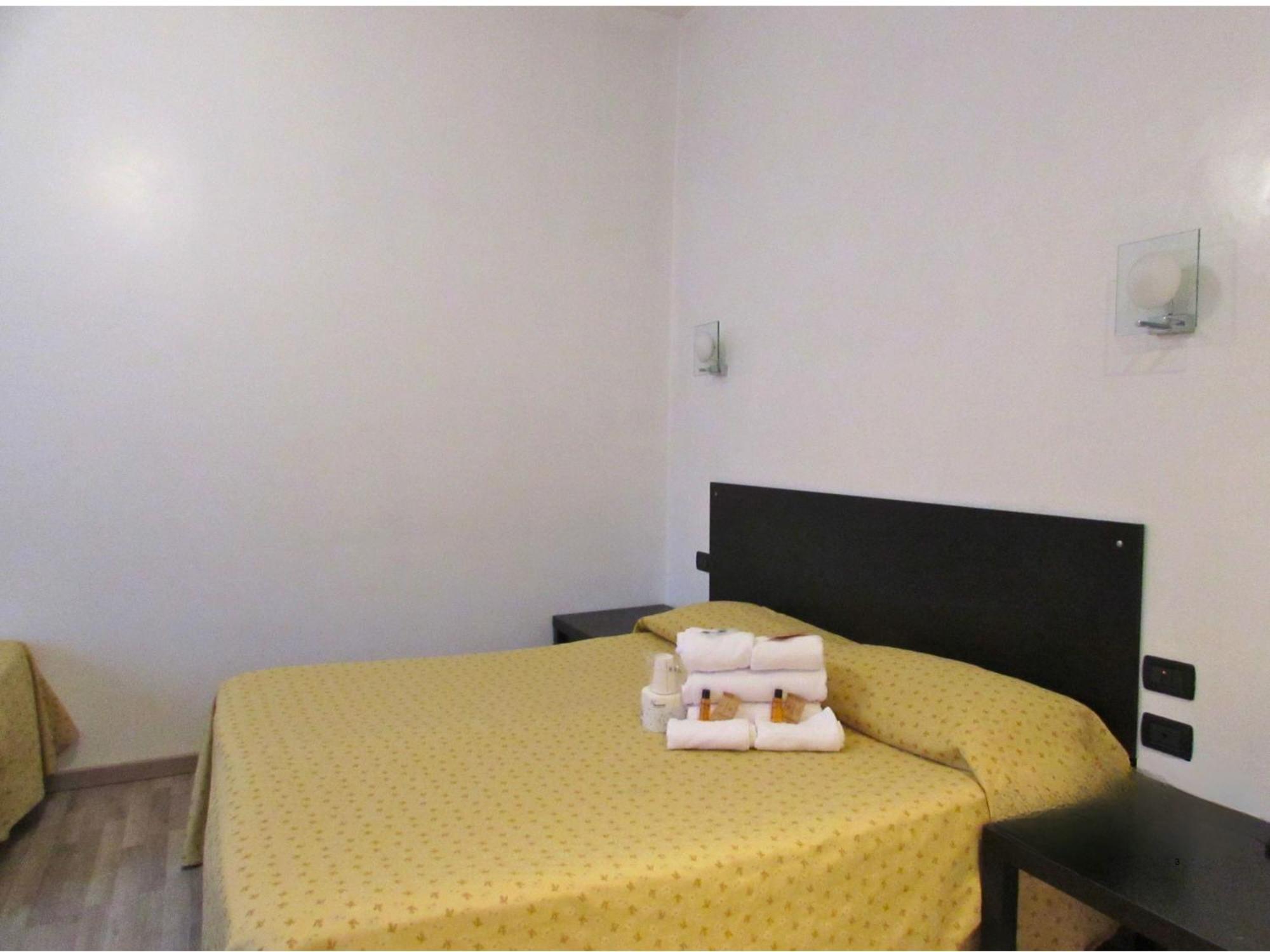 Economy Triple Room,1674748824:JPEG