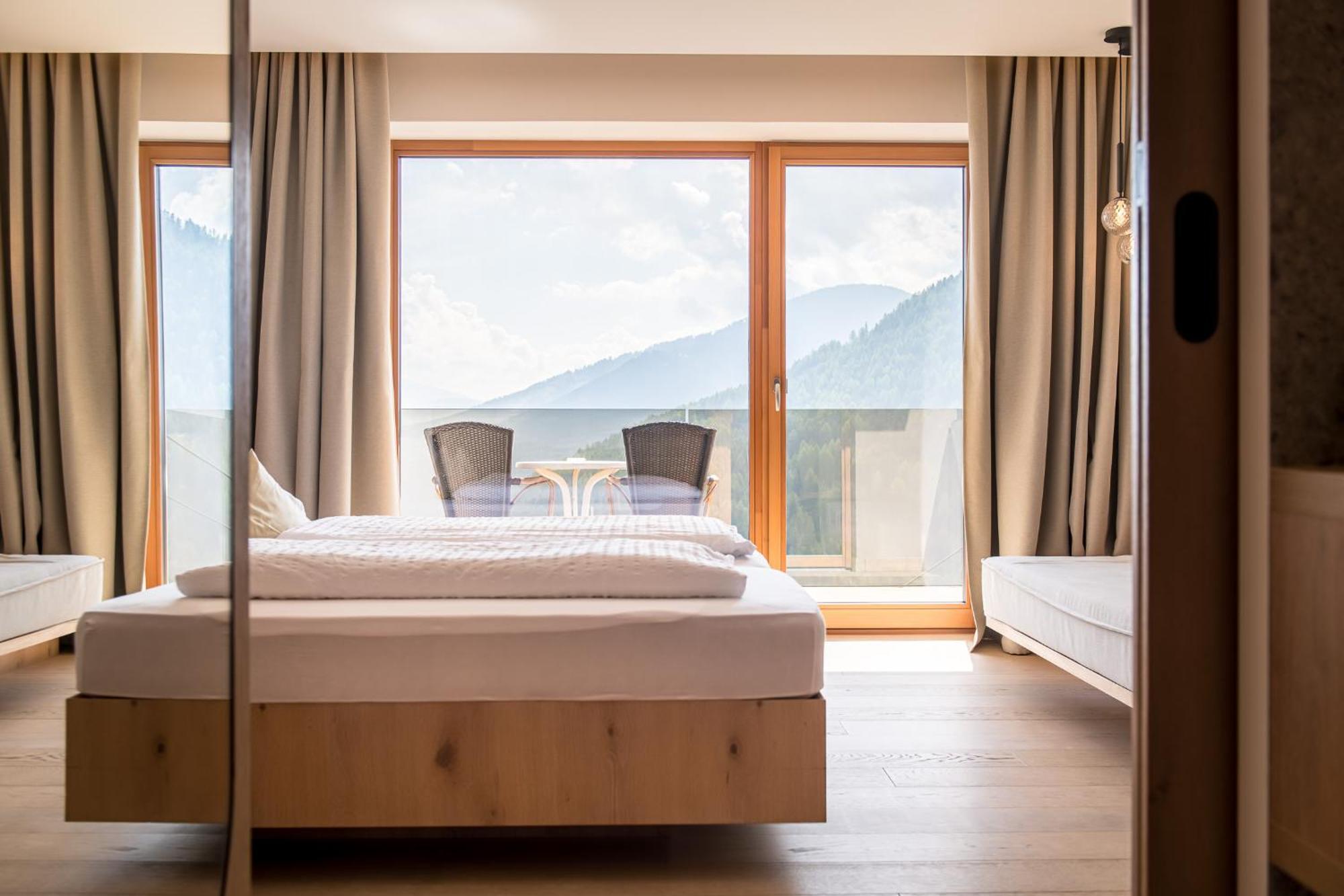 Deluxe Double Room Mountain View