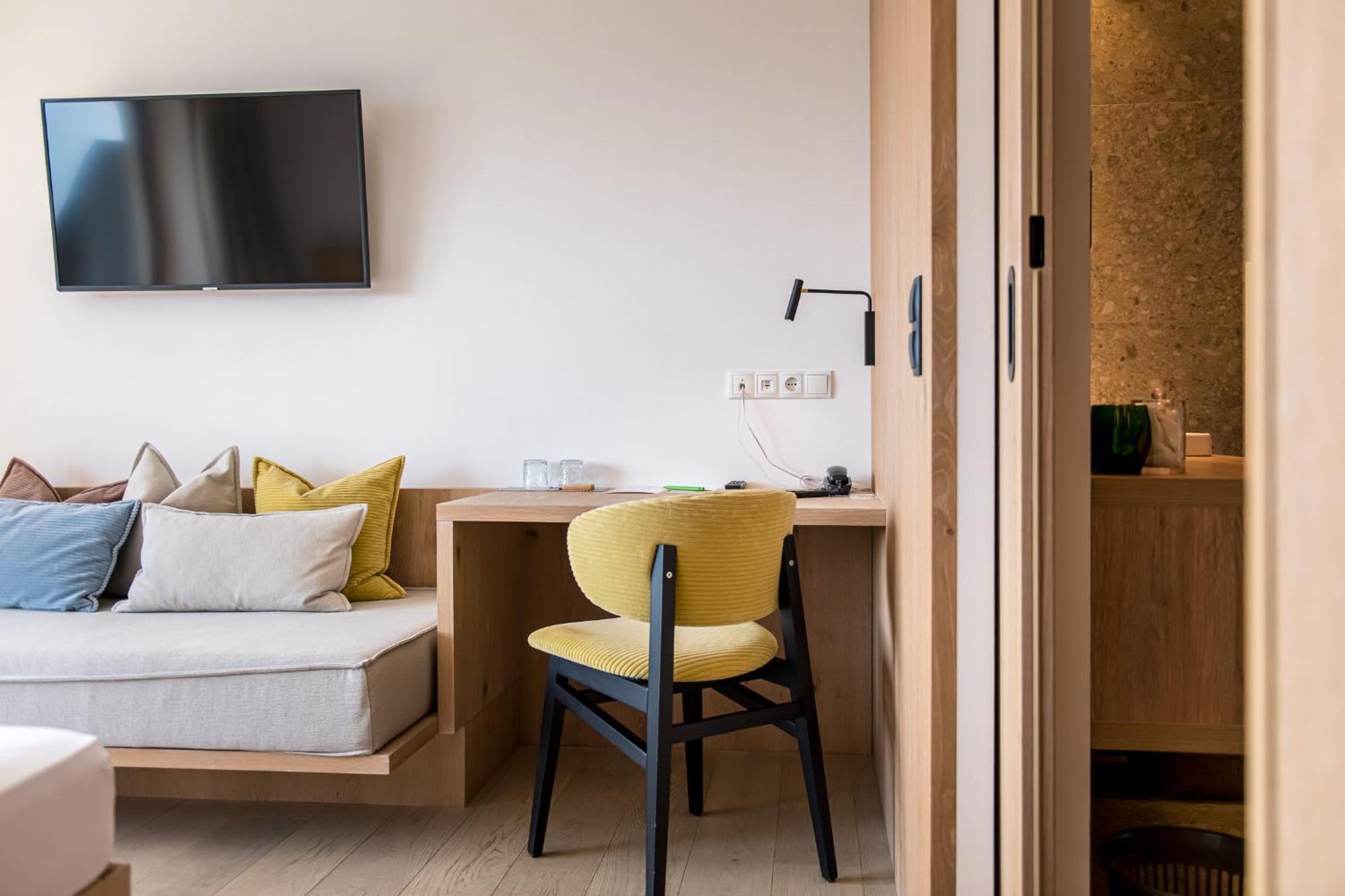 Deluxe Double Room Mountain View