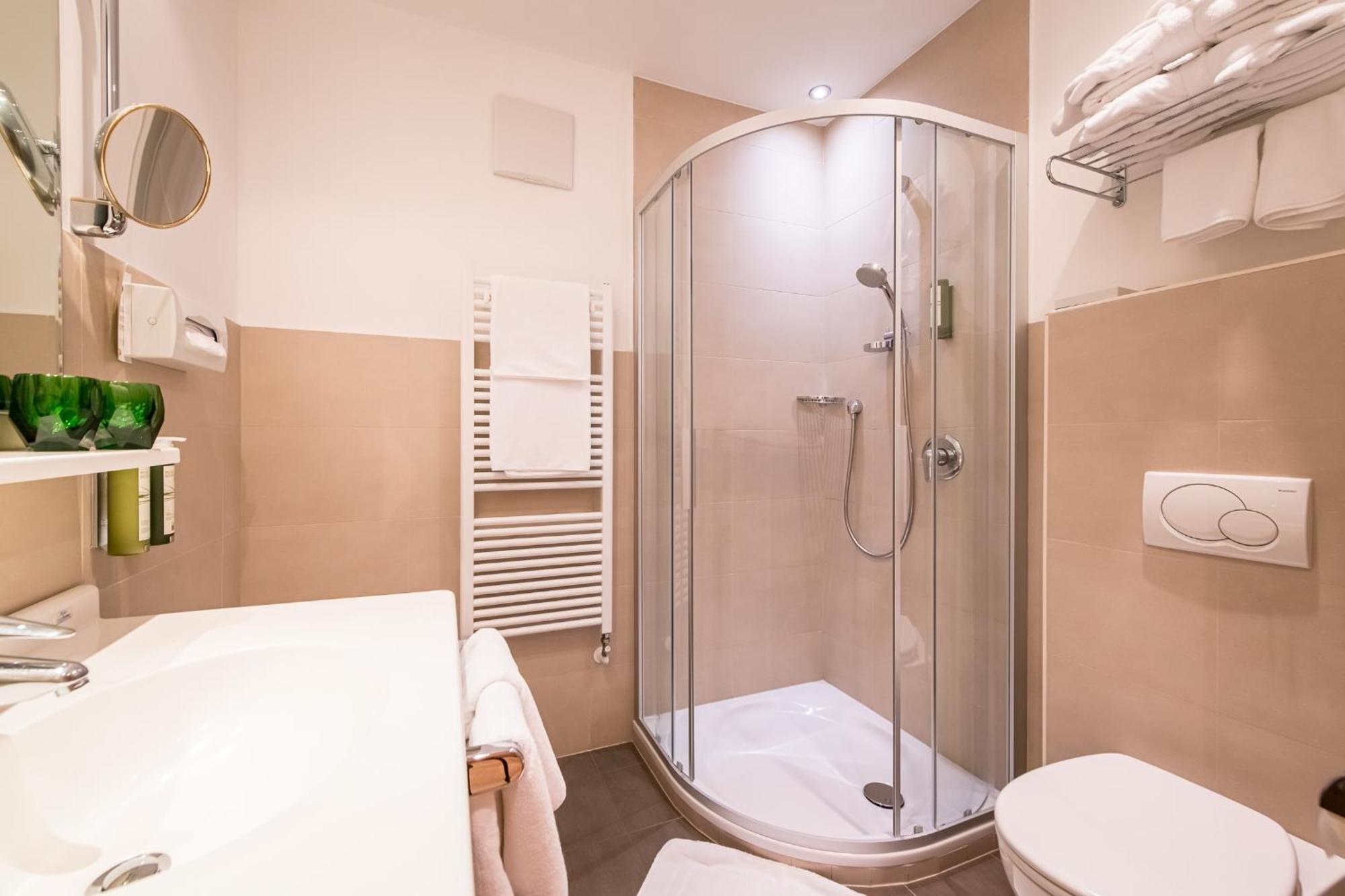 Basic Double Room