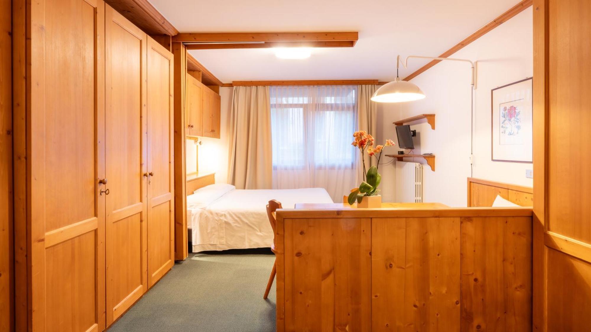 Economy Triple Room