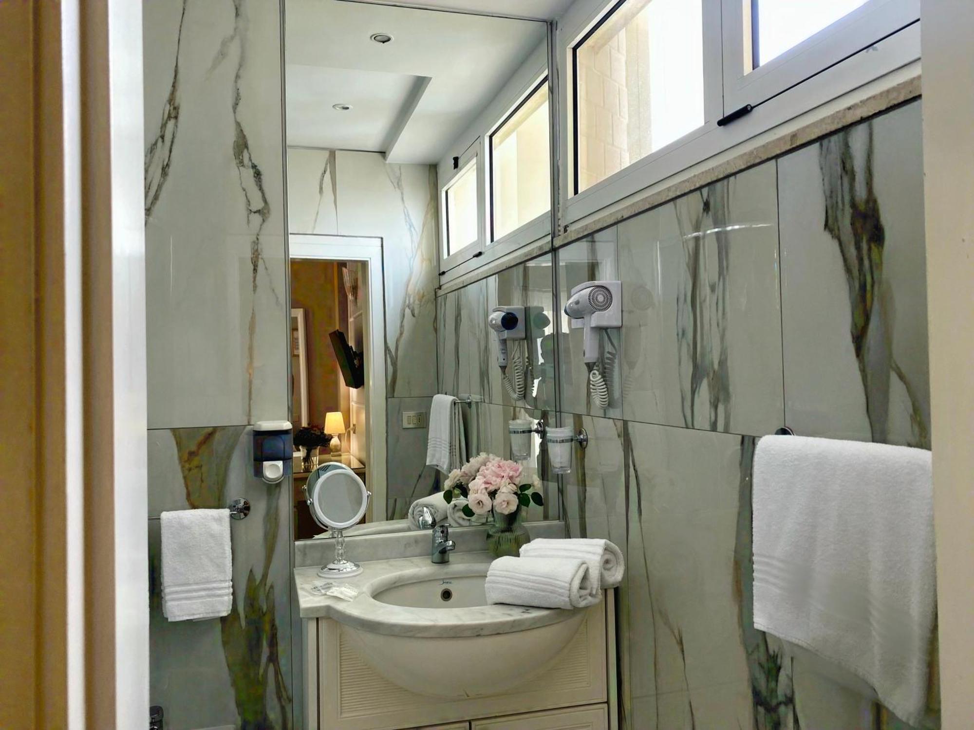 Double or Twin Room Balcony