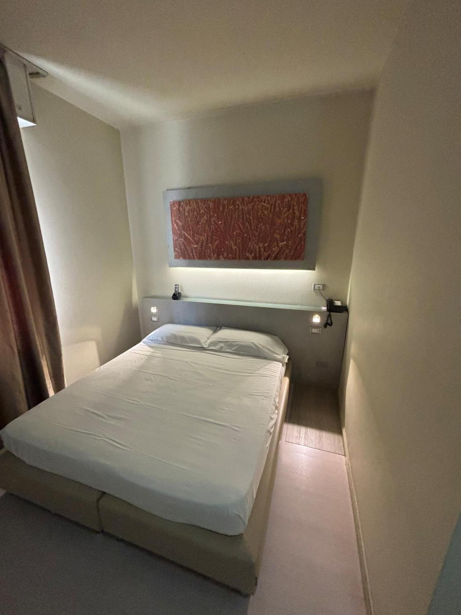 Small Double Room,1678626773:JPEG