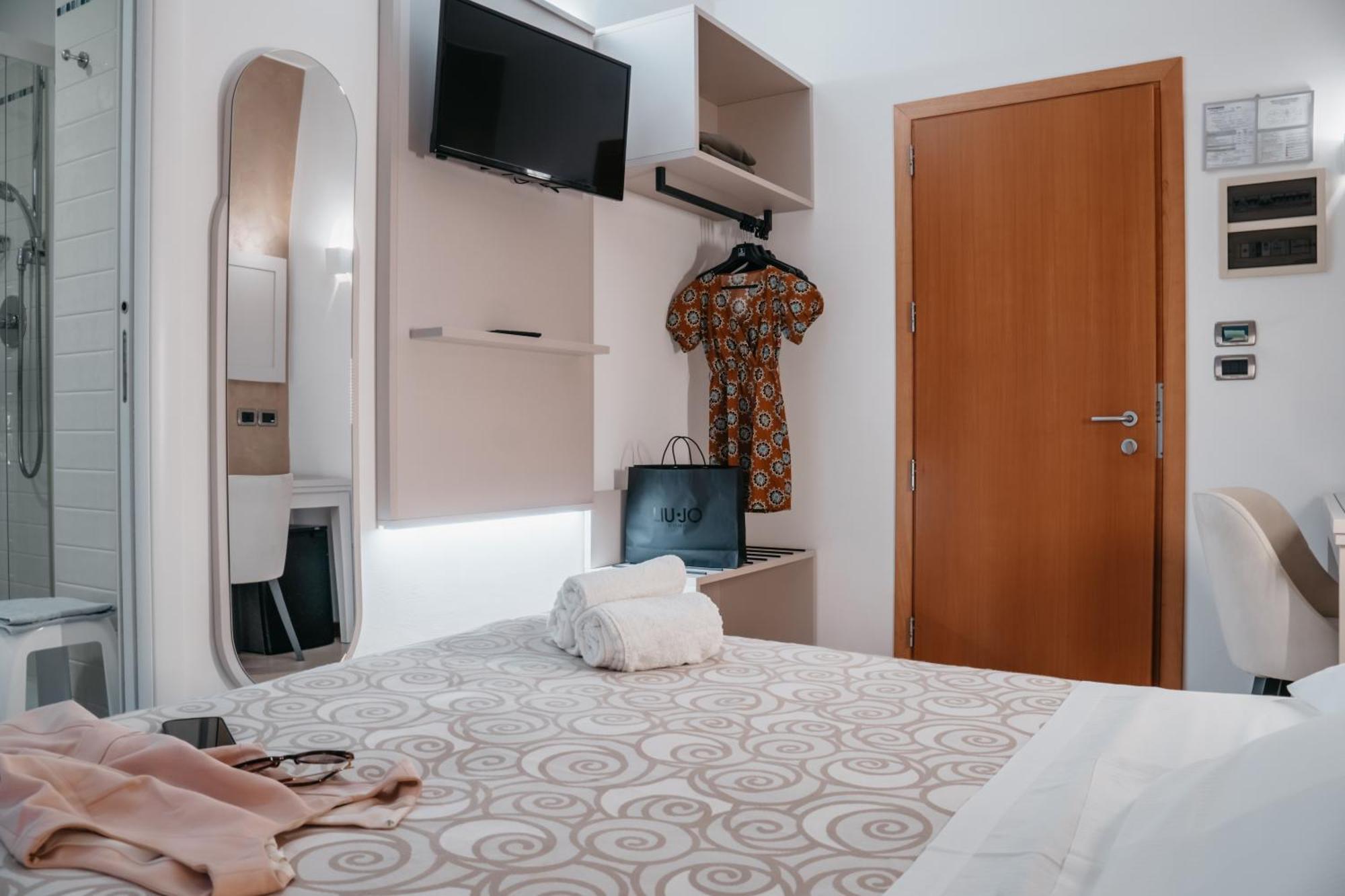 Double or Twin Room,1683814913:JPEG