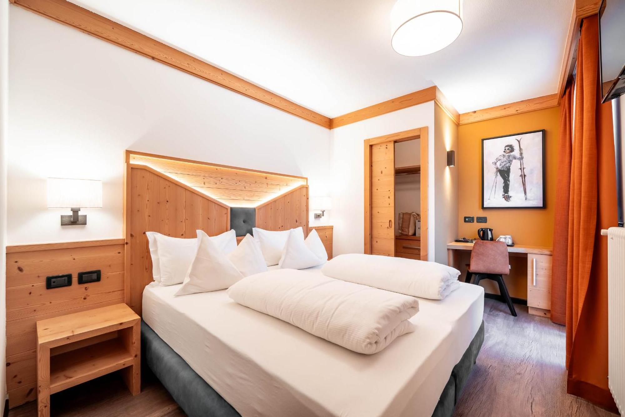 Double or Twin Room Mountain View