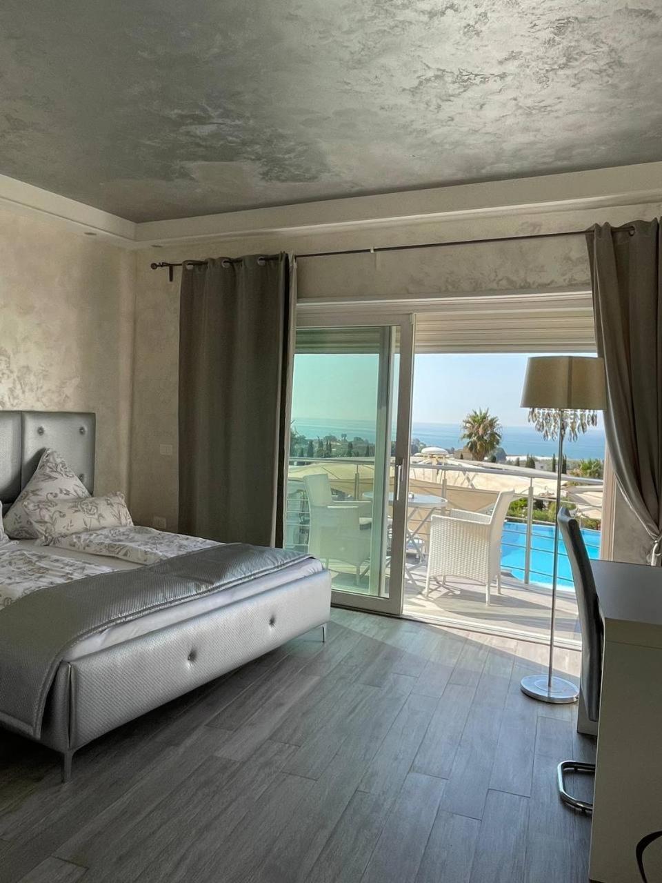 Deluxe Room Sea View