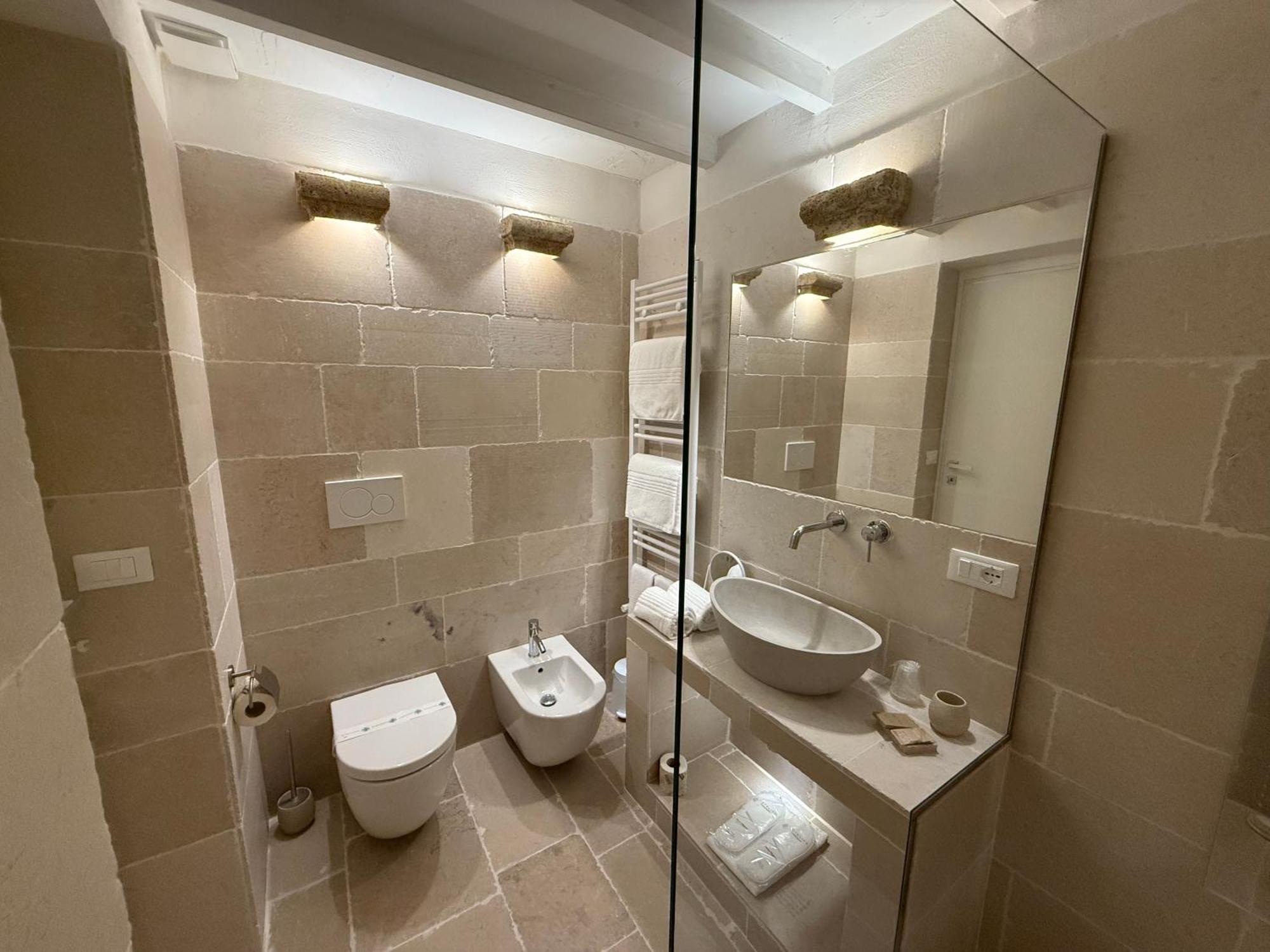 Queen Room Spa Bath