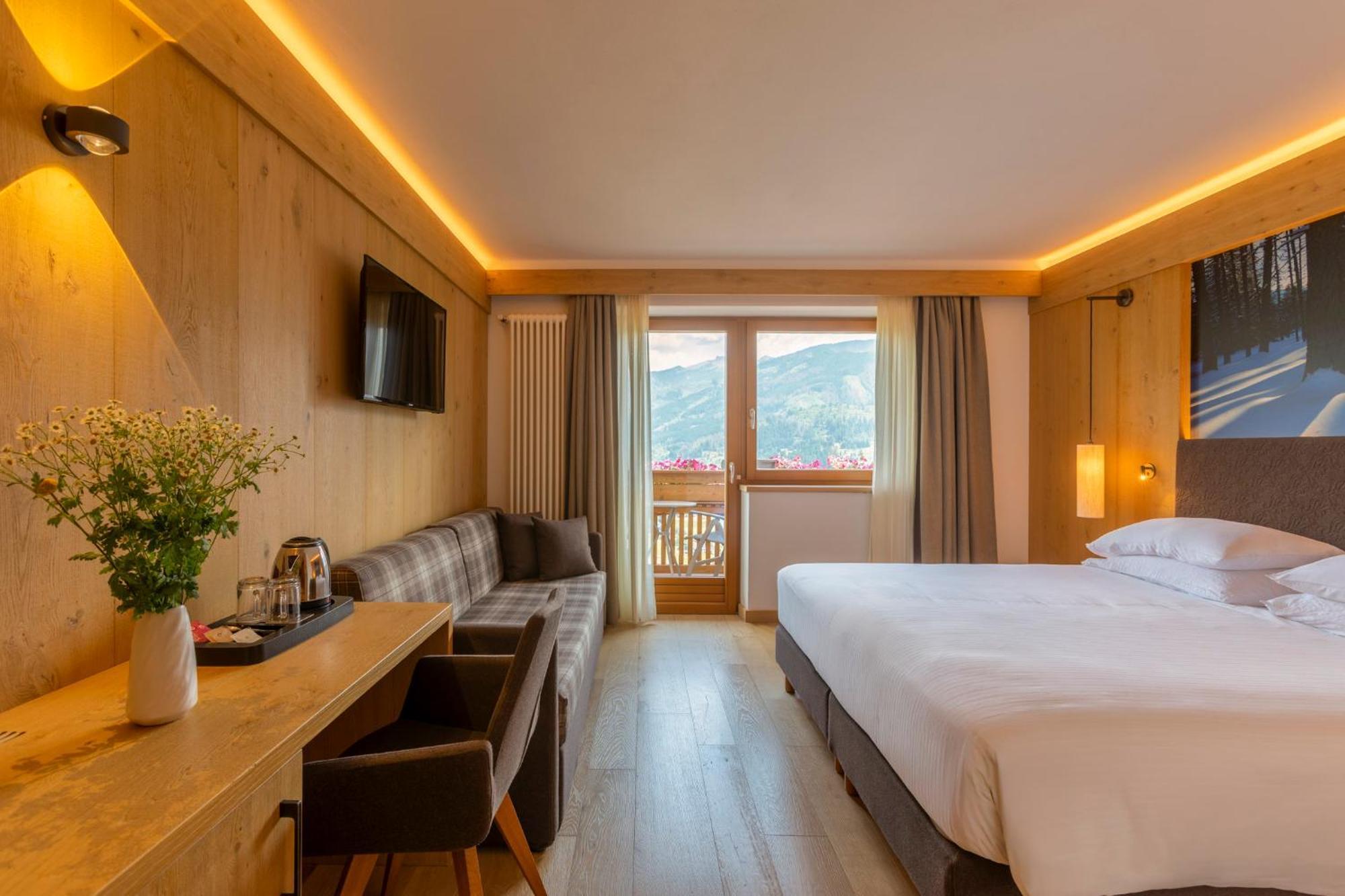 Doppel-/Zweibettzimmer mit Bergblick