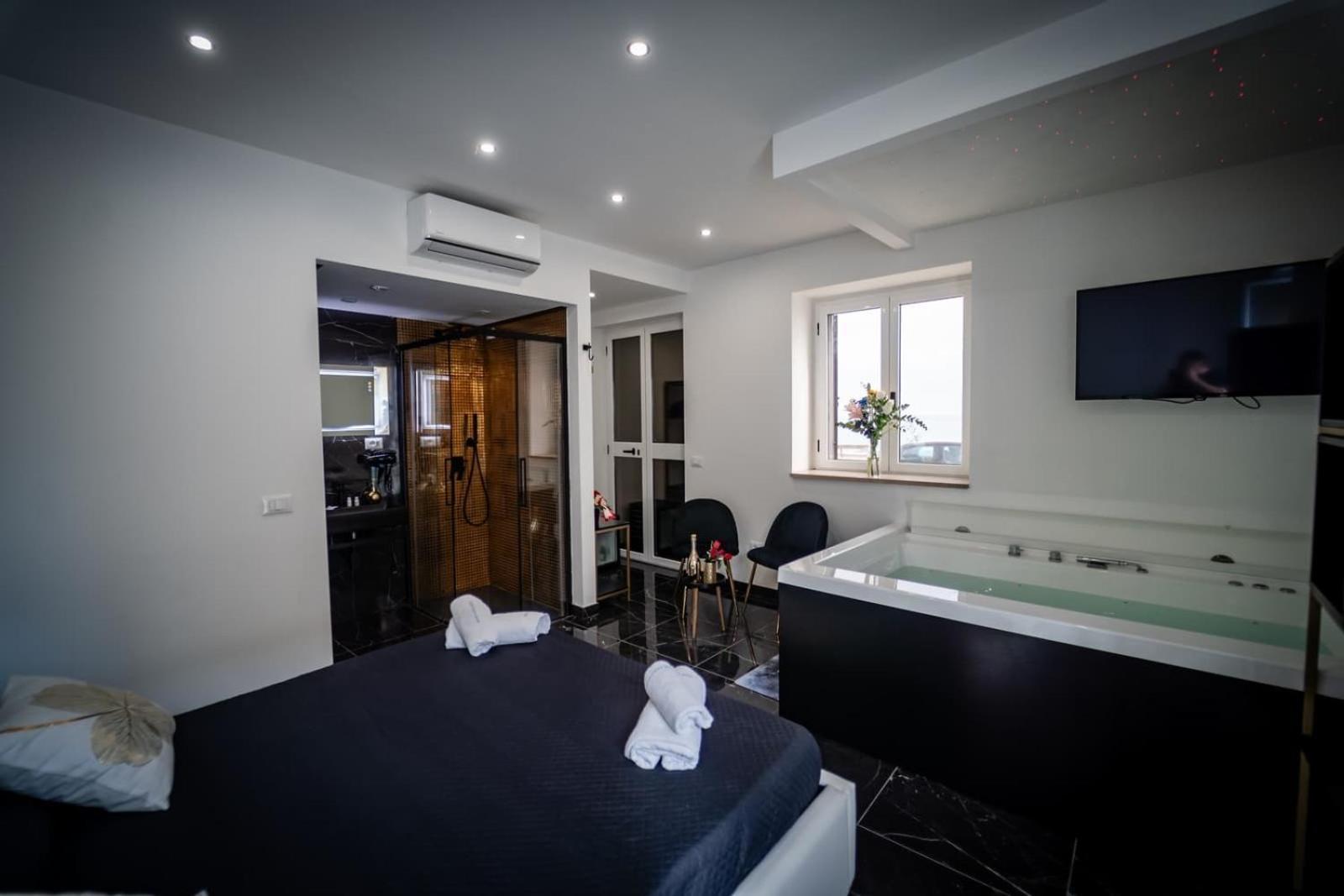 Suite Spa Bath