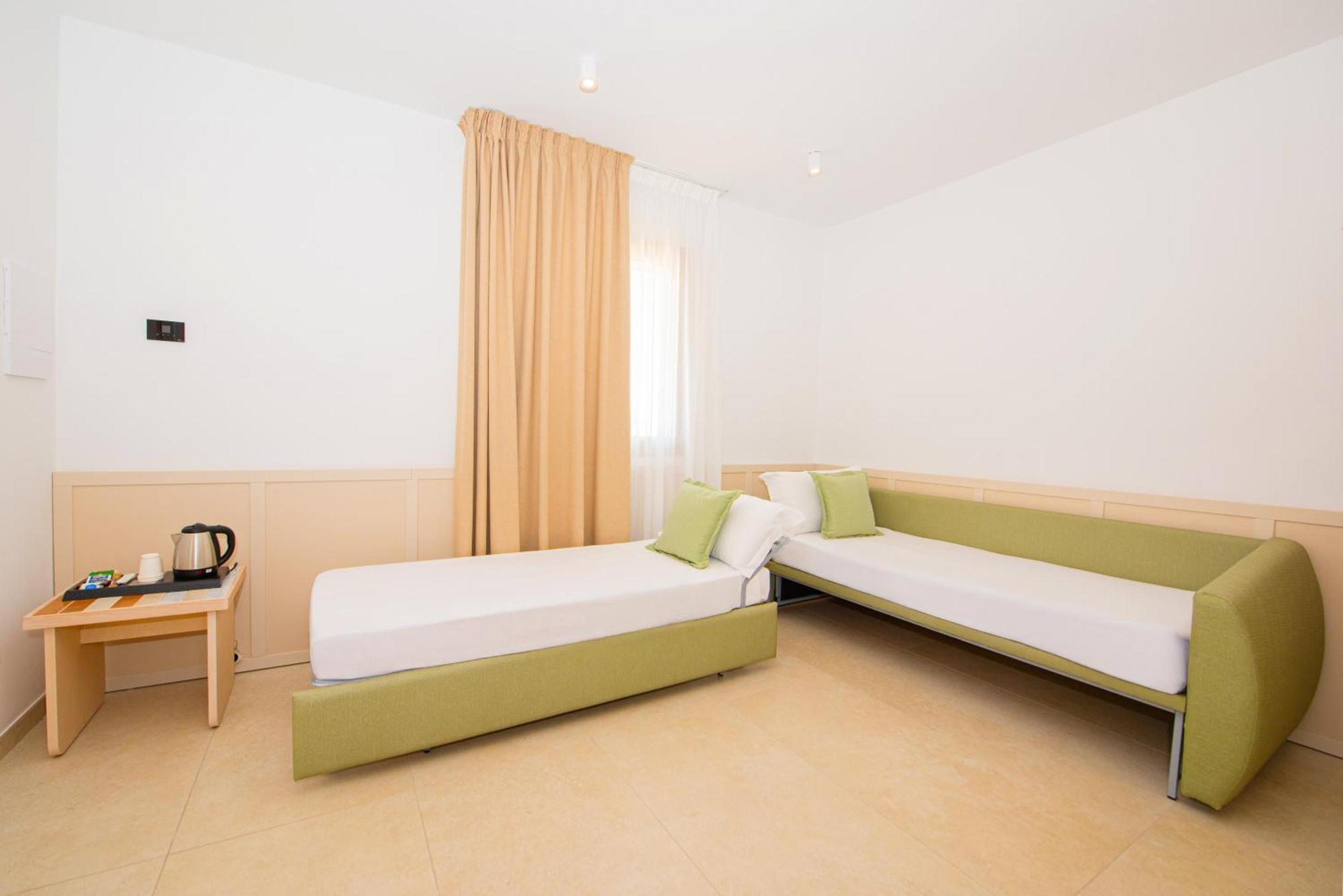 Quadruple Suite