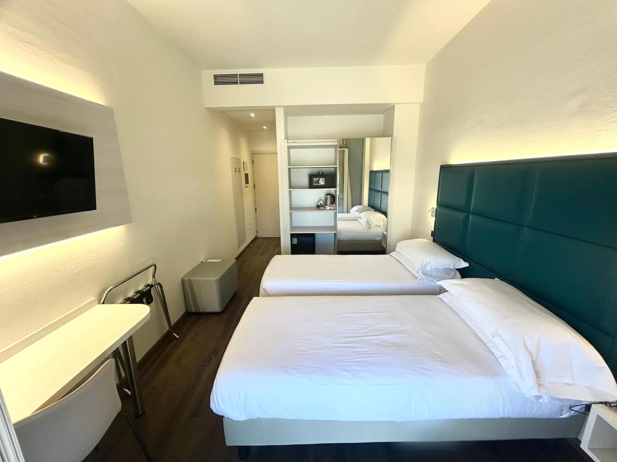 Classic Twin Room