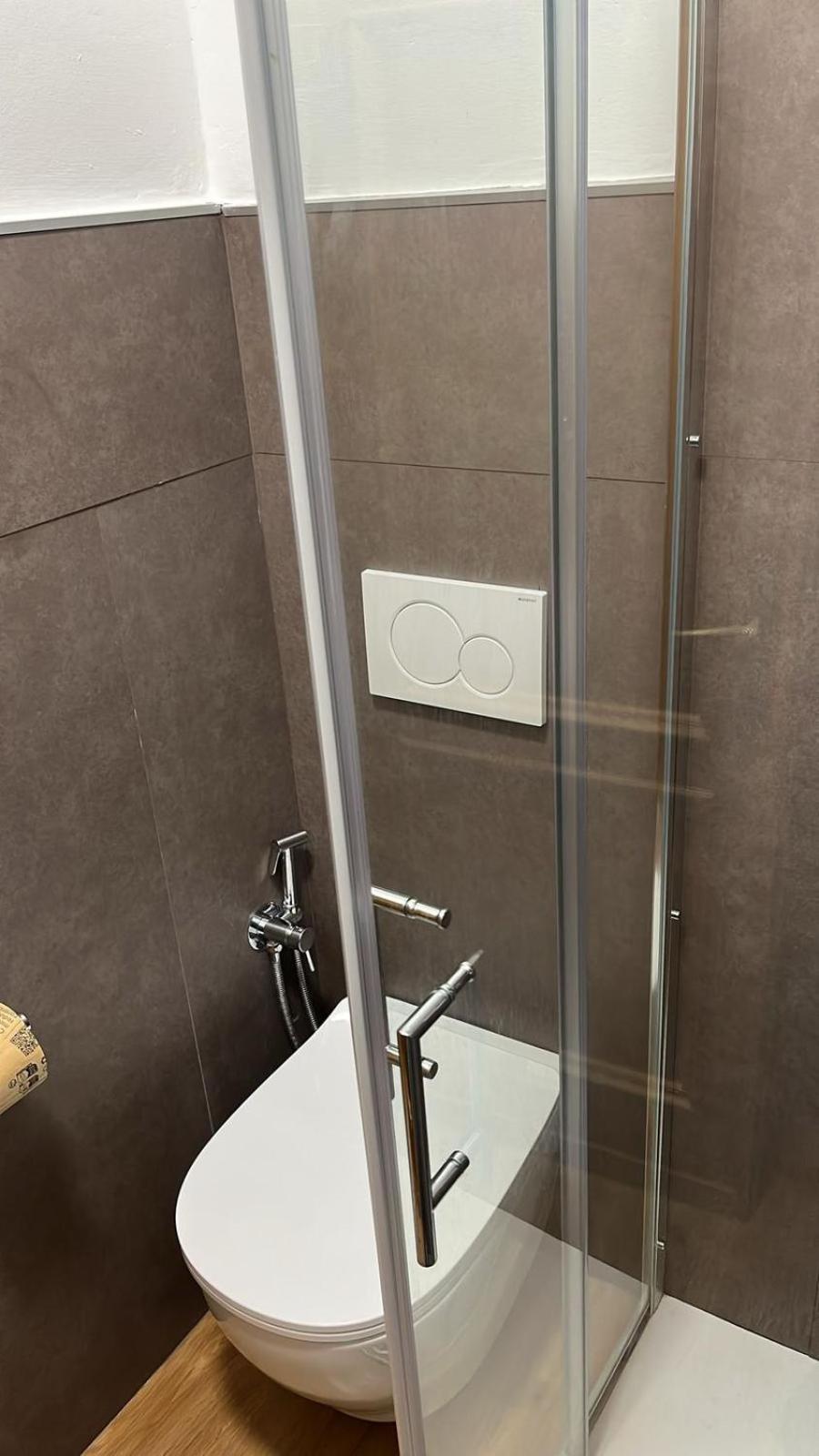 Single Room Private External Bathroom